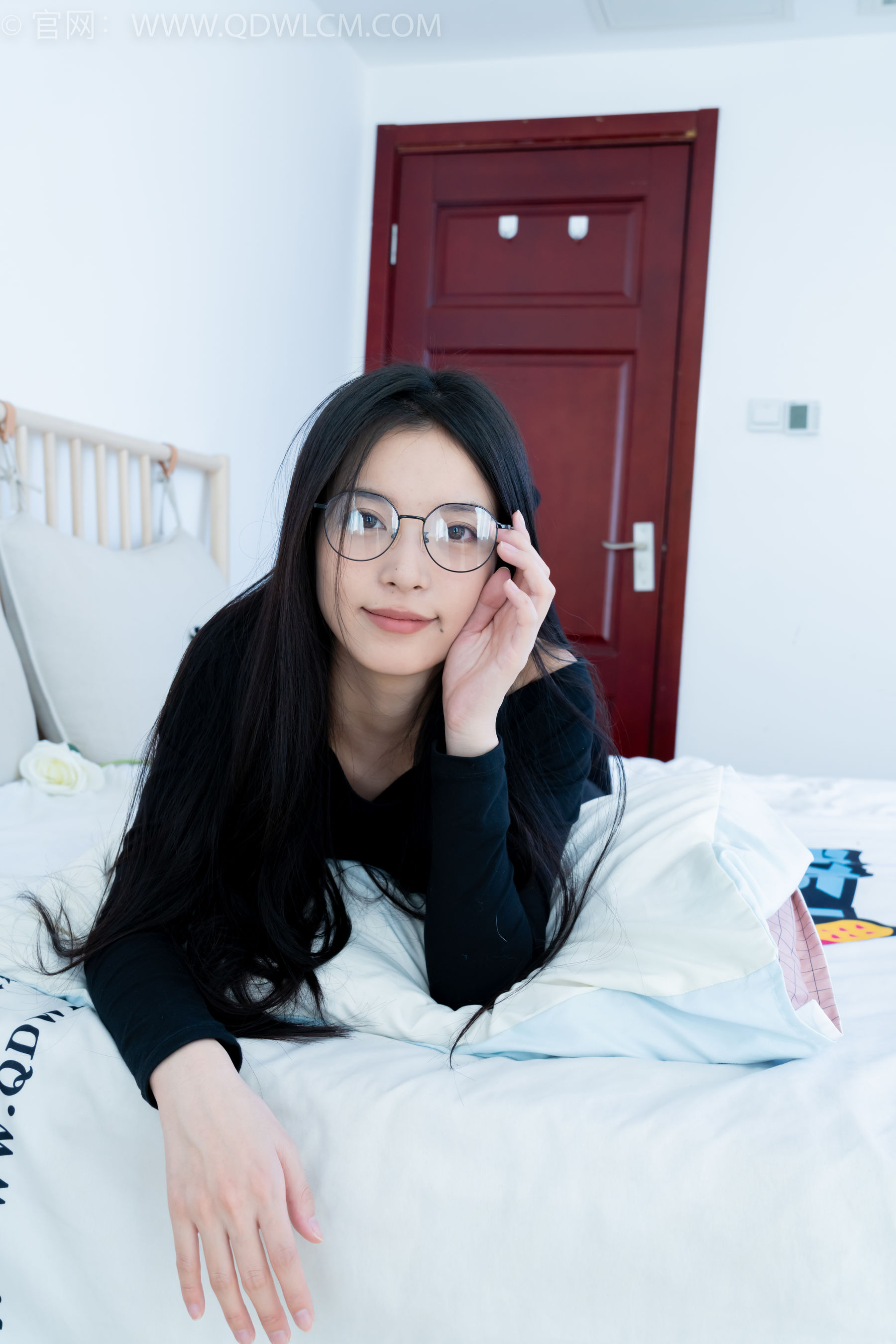 物恋传媒 No.2256 茯苓 -平底鞋、厚肉丝、厚黑丝、皮筋绑脚和挠脚心剧情/(220P)