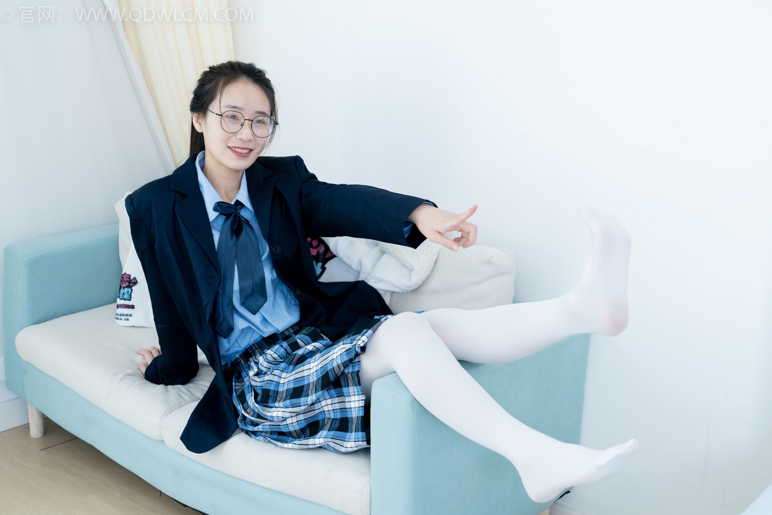 物恋传媒 No.2244 菜菜 -皮鞋、厚白丝、jk制服、皮筋绑脚老头乐挠脚剧情/(160P)
