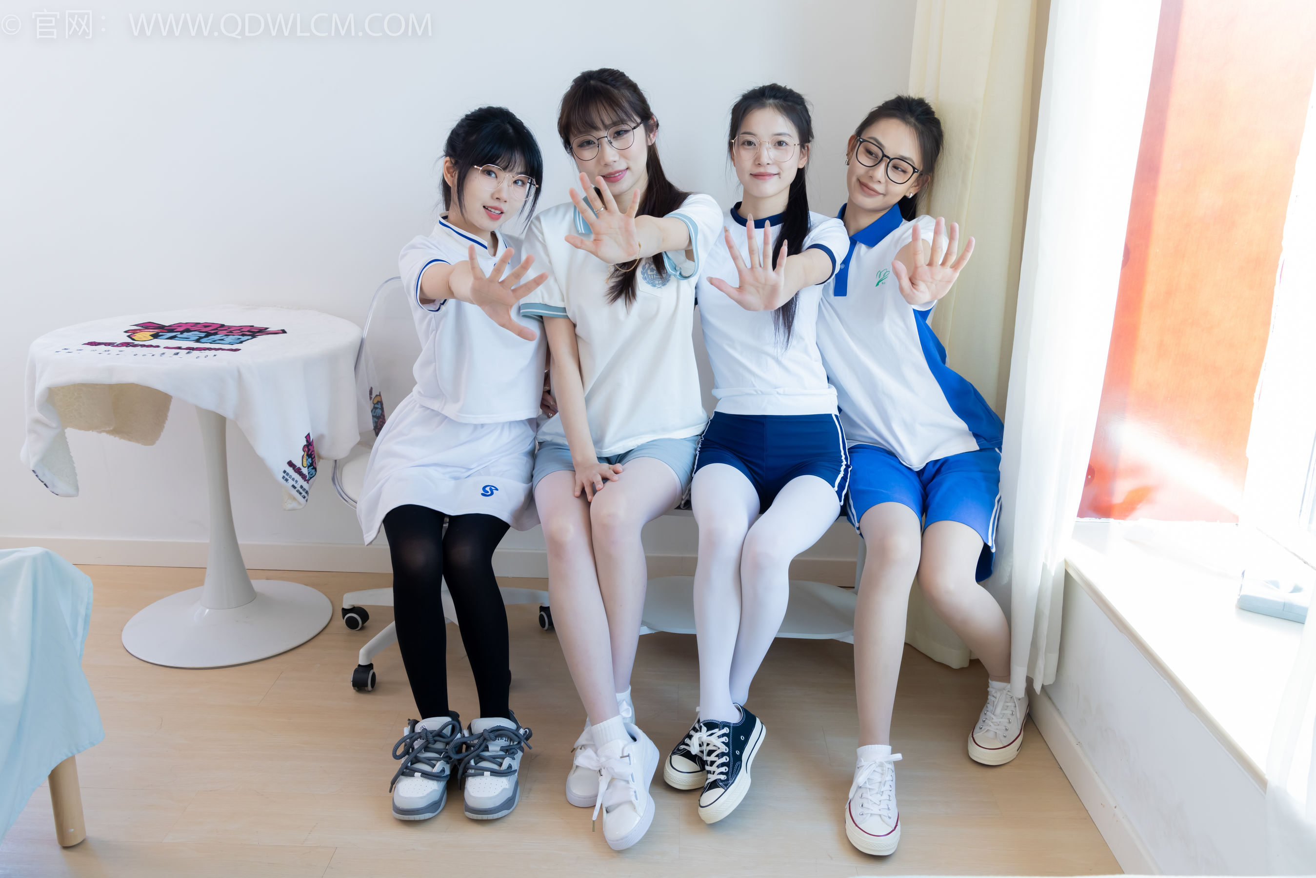 物恋传媒 No.2243 茯苓&岚岚&泡泡&米米 -新春快乐/(190P)