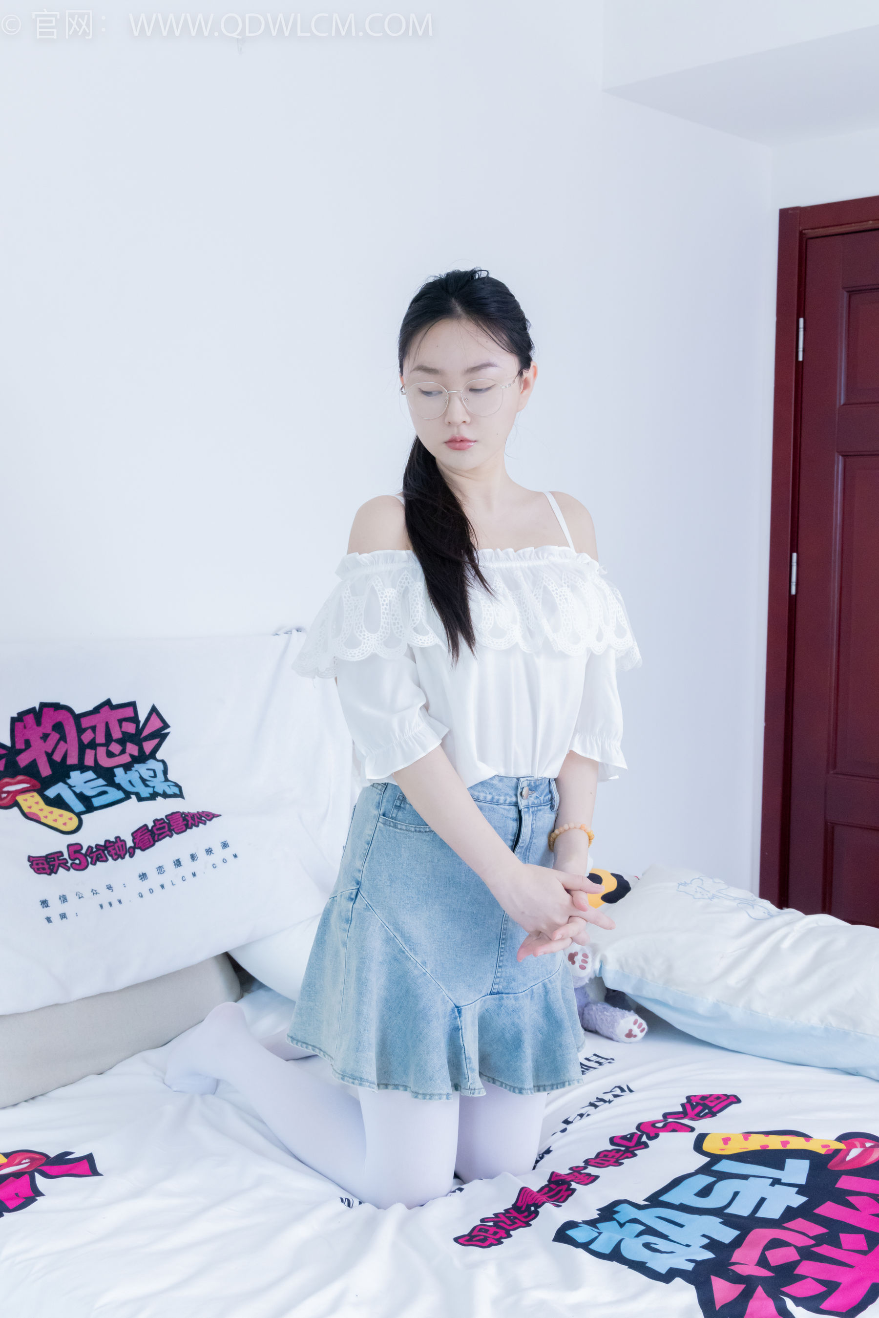物恋传媒 No.2246 美兔 -皮鞋、厚白丝、皮筋绑脚老头乐挠脚剧情/(150P)
