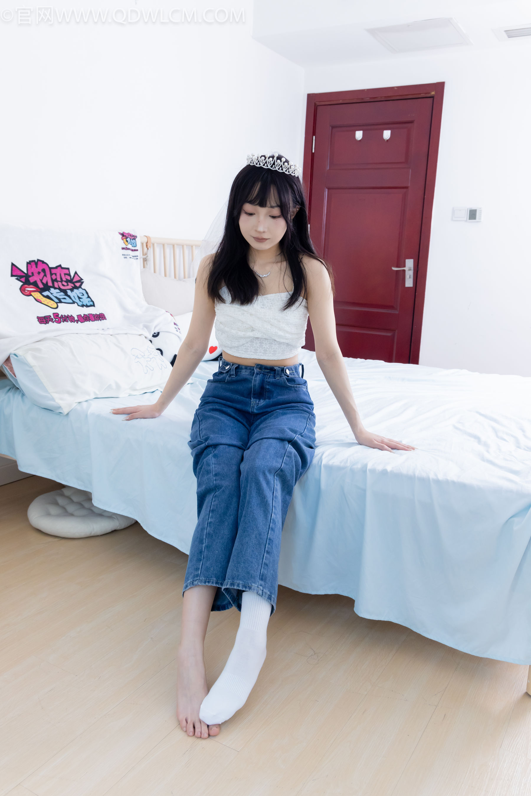 物恋传媒 No.2258 嘟嘟 -板鞋、白棉袜、裸足/(161P)