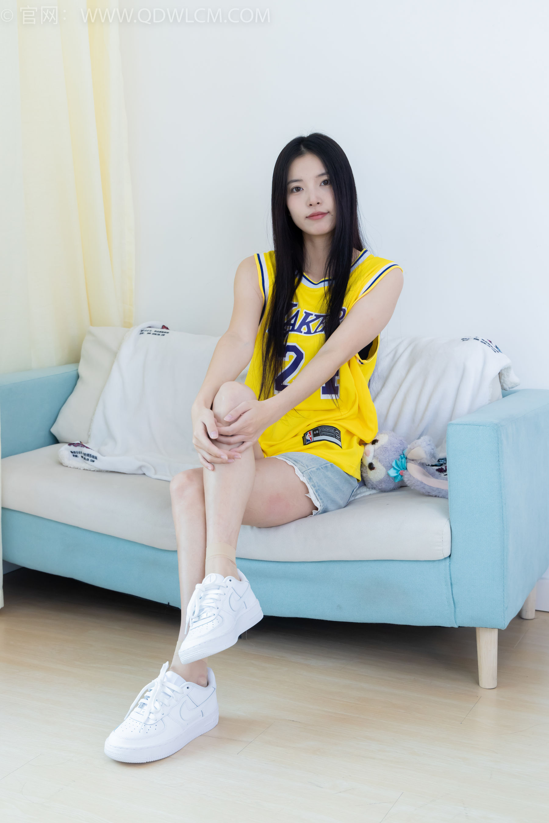 物恋传媒 No.2245 茯苓 -板鞋、短款薄肉丝、裸足/(190P)