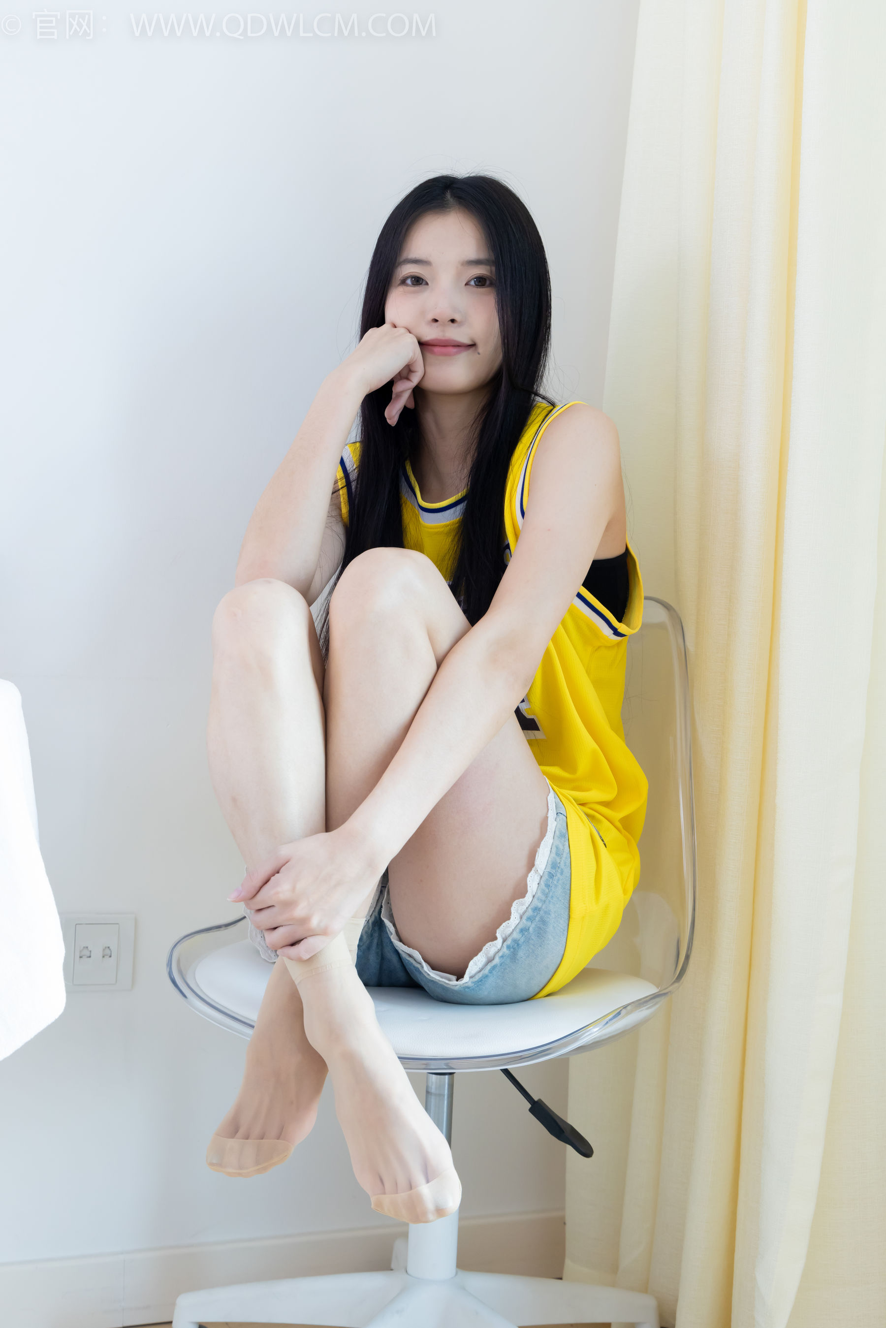 物恋传媒 No.2245 茯苓 -板鞋、短款薄肉丝、裸足/(190P)