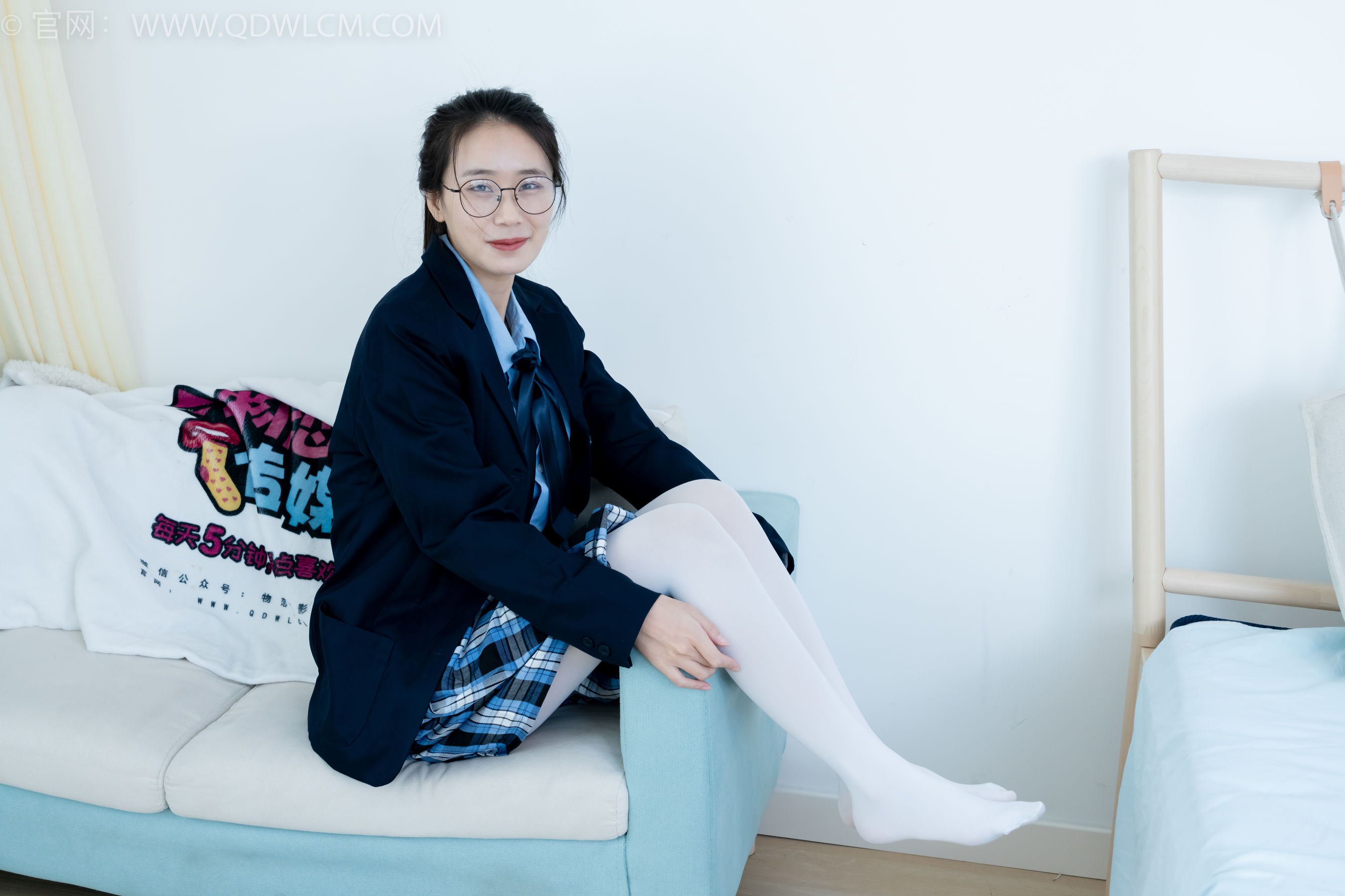 物恋传媒 No.2244 菜菜 -皮鞋、厚白丝、jk制服、皮筋绑脚老头乐挠脚剧情/(160P)