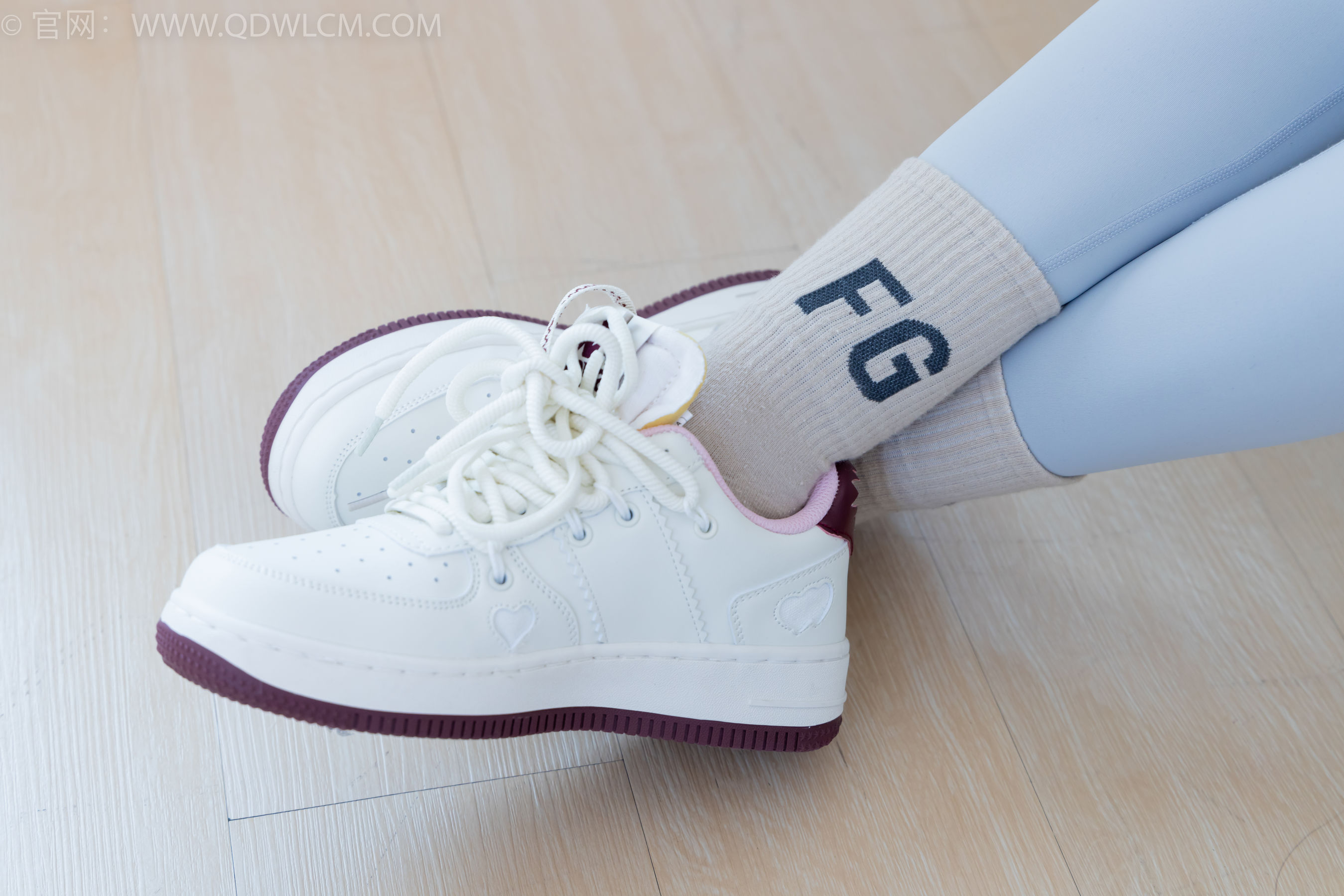 物恋传媒 No.2254 岚岚 -瑜伽裤、板鞋、两双棉袜/(160P)