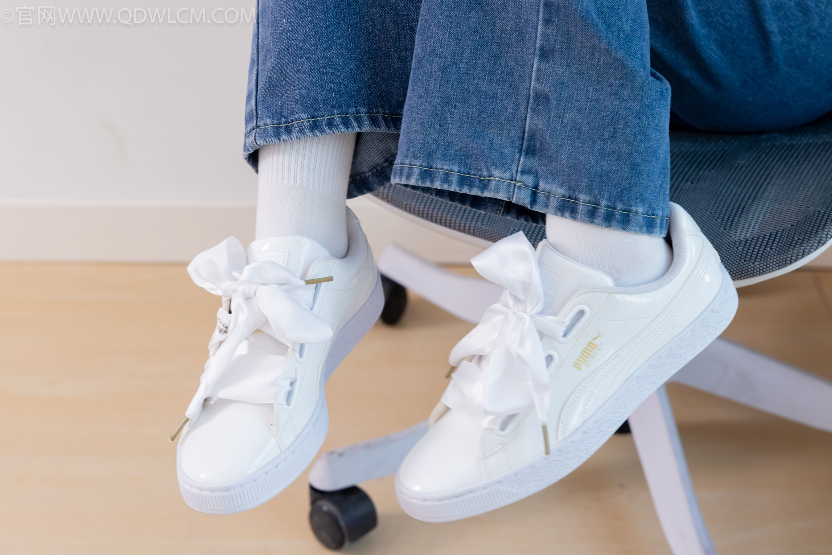 物恋传媒 No.2258 嘟嘟 -板鞋、白棉袜、裸足/(161P)