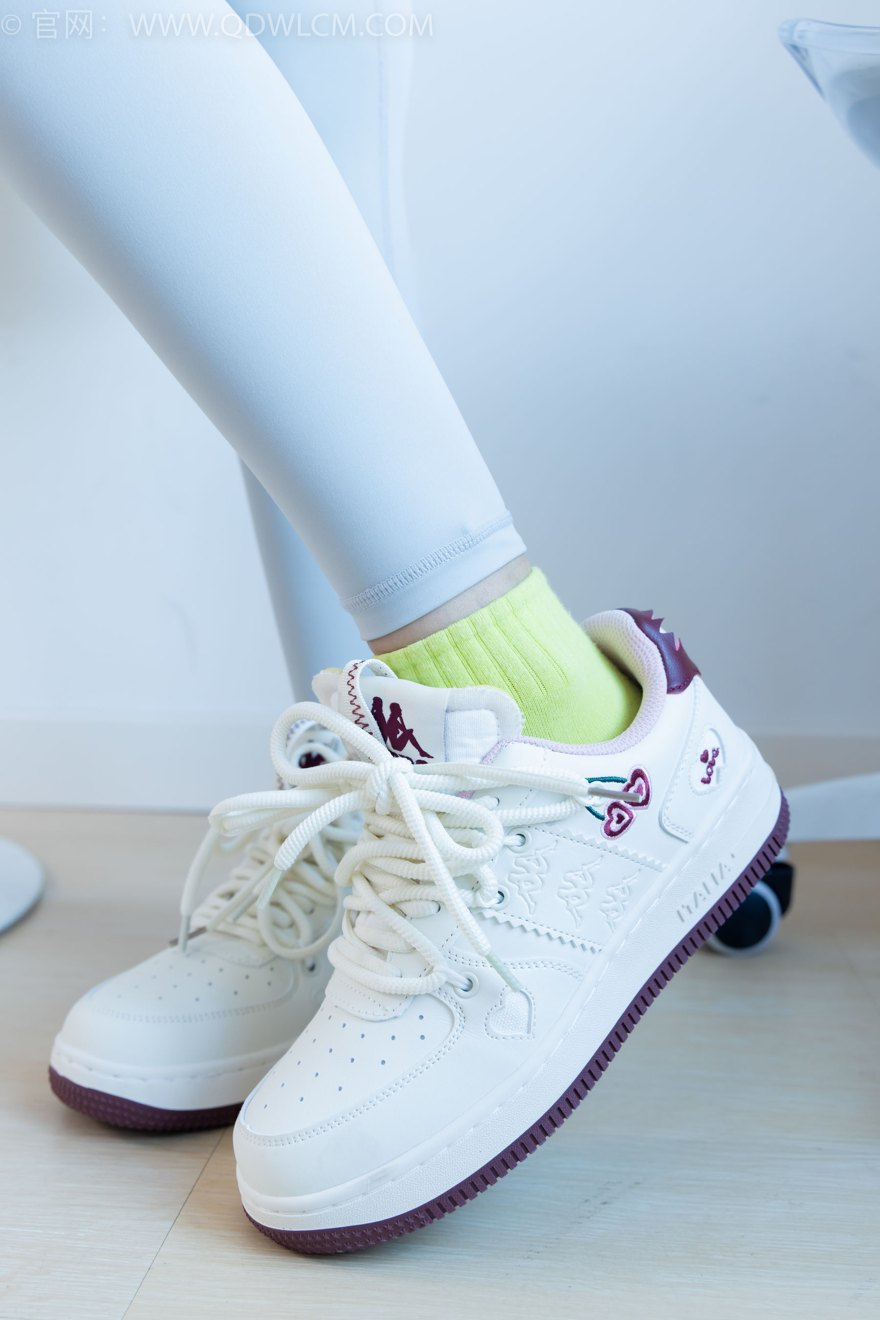 物恋传媒 No.2254 岚岚 -瑜伽裤、板鞋、两双棉袜/(160P)