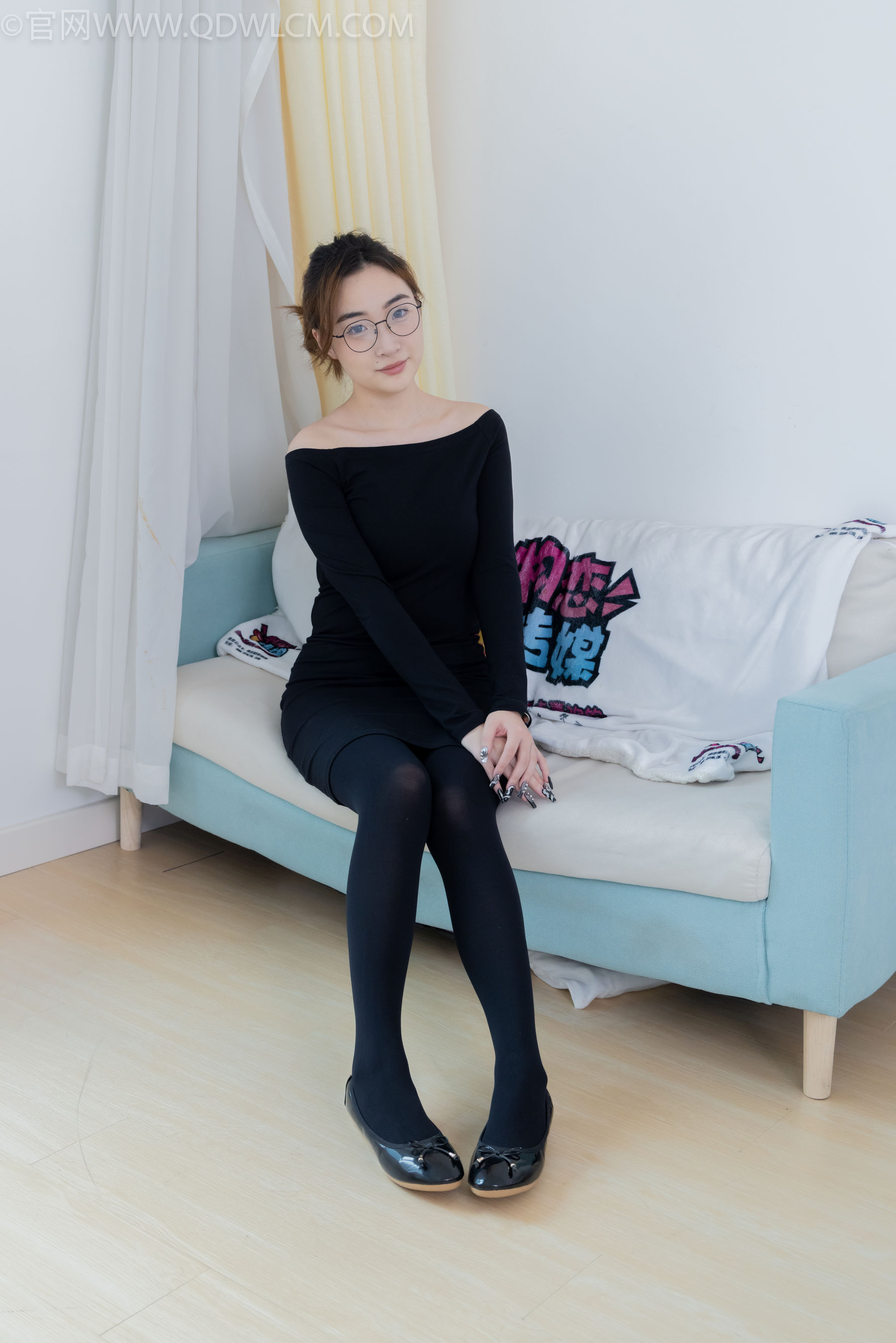 物恋传媒 No.2265 恬恬 -平底鞋、厚黑丝、厚黑丝踩奶油蛋糕剧情/(157P)