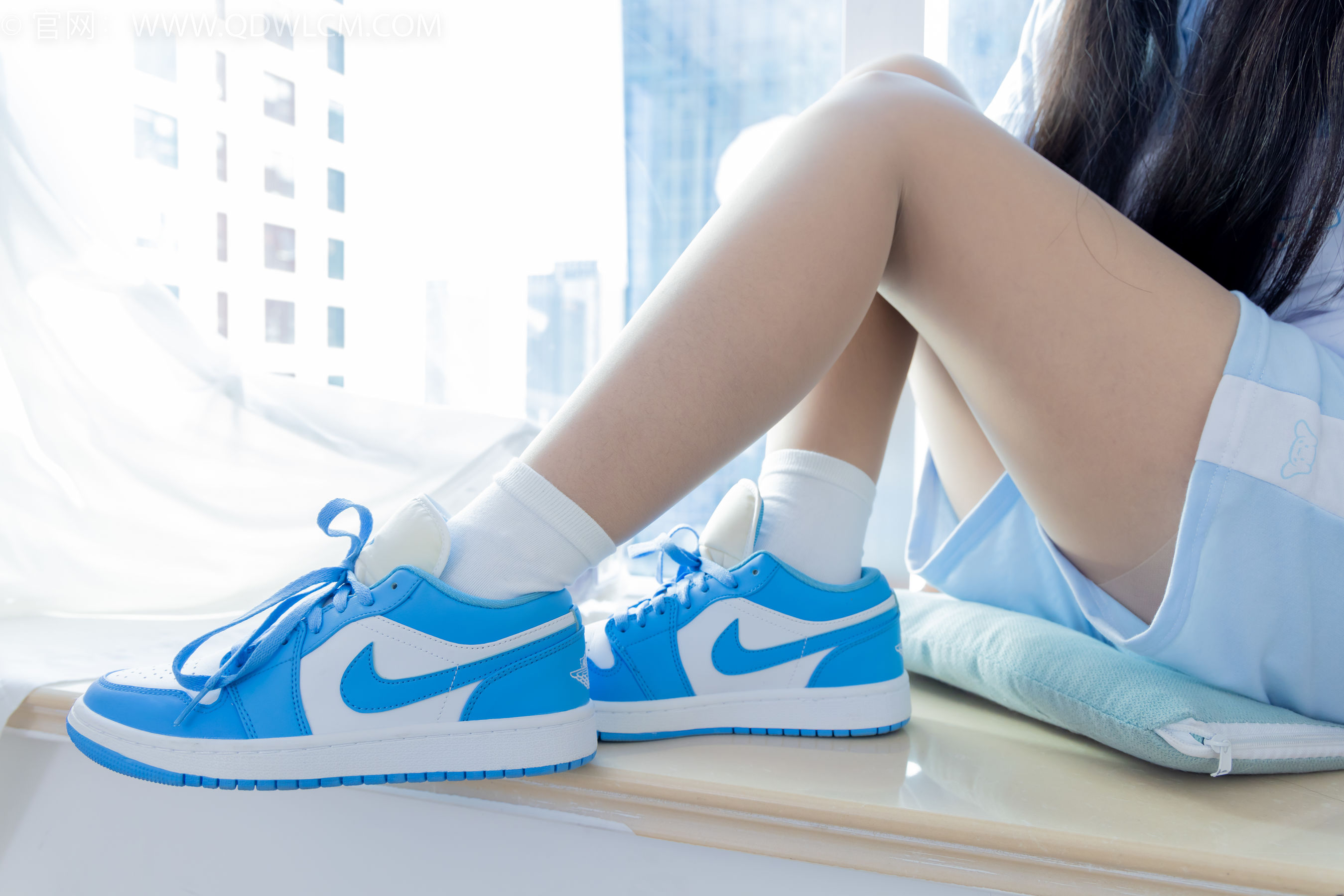 物恋传媒 No.2250 岚岚 -板鞋、白棉袜、薄肉丝、老头乐挠脚剧情/(150P)