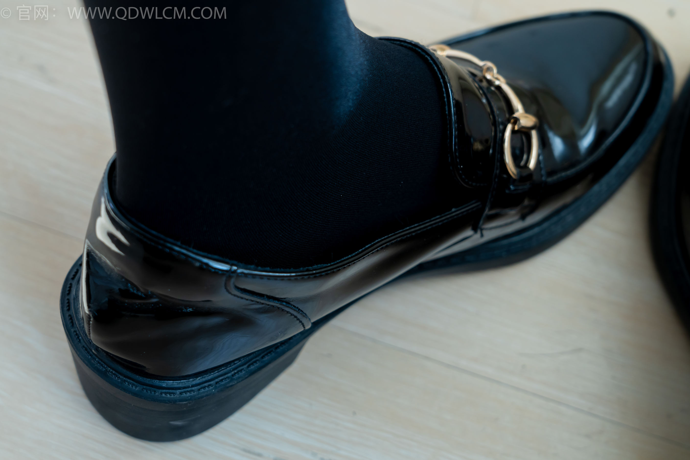 物恋传媒 No.2256 茯苓 -平底鞋、厚肉丝、厚黑丝、皮筋绑脚和挠脚心剧情/(220P)