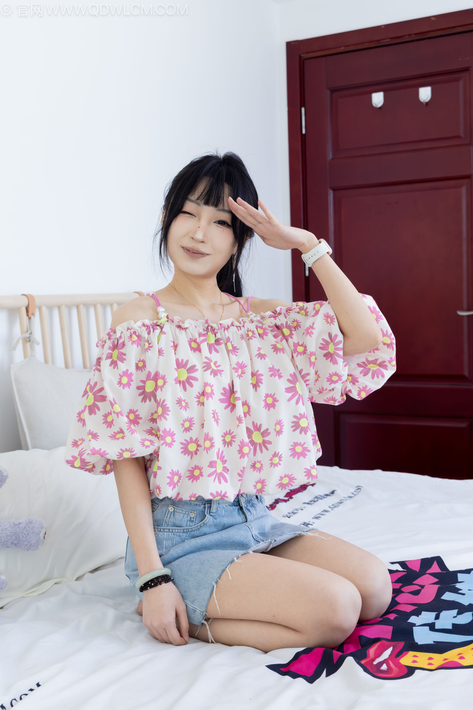 物恋传媒 No.2240 嘟嘟 -三双高跟鞋、薄肉丝、裸足、视频以超近景特写为主/(155P)