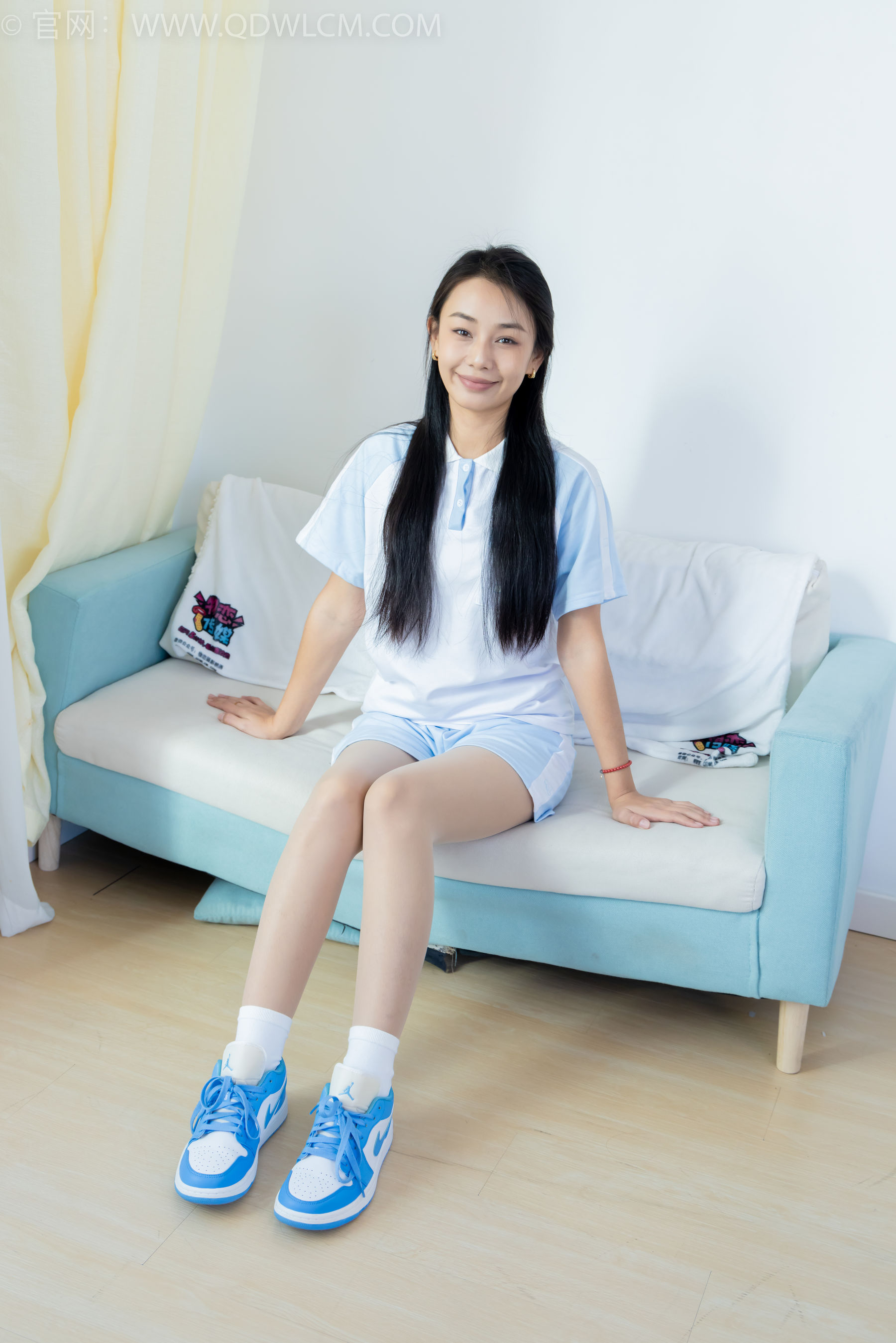 物恋传媒 No.2250 岚岚 -板鞋、白棉袜、薄肉丝、老头乐挠脚剧情/(150P)