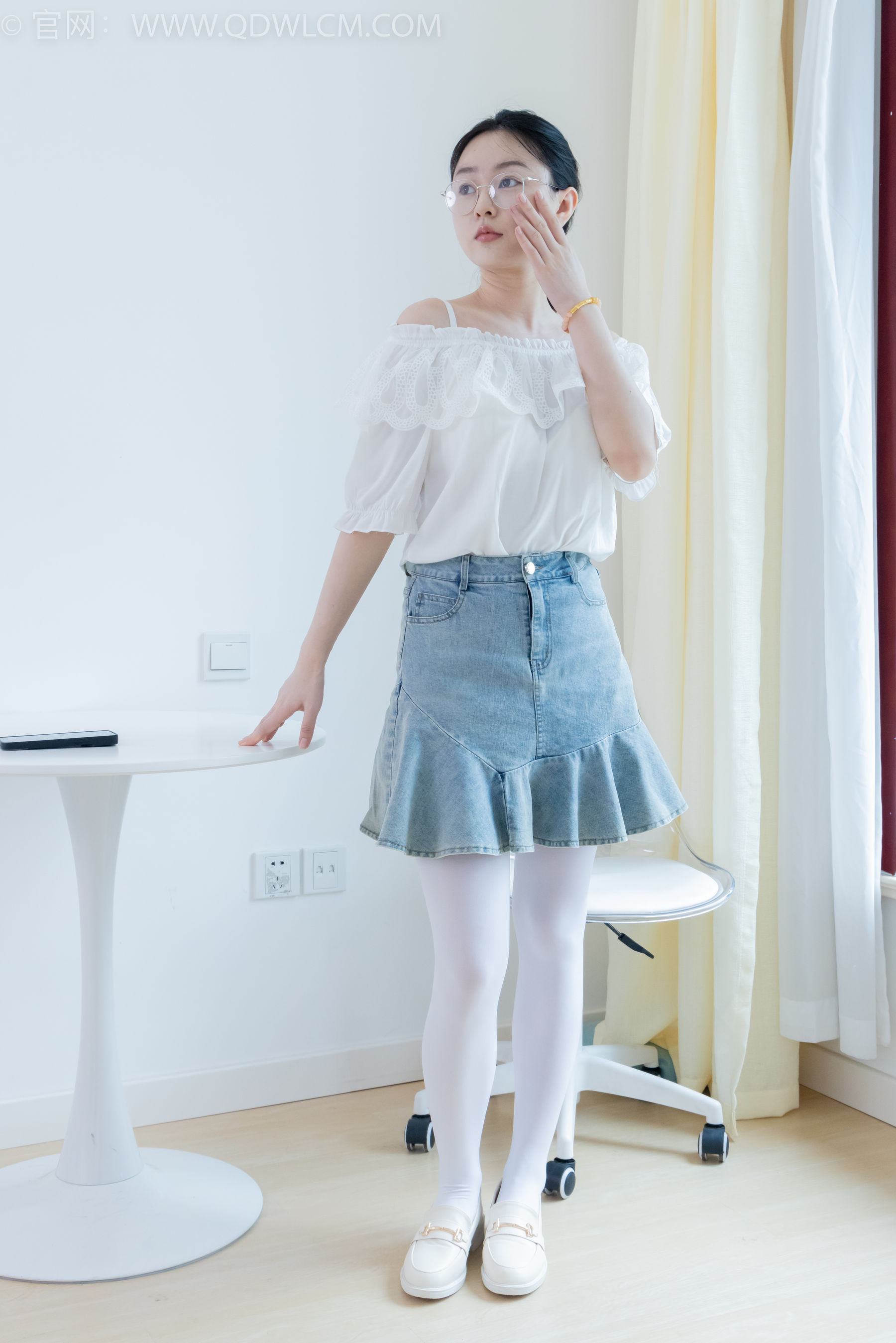 物恋传媒 No.2246 美兔 -皮鞋、厚白丝、皮筋绑脚老头乐挠脚剧情/(150P)