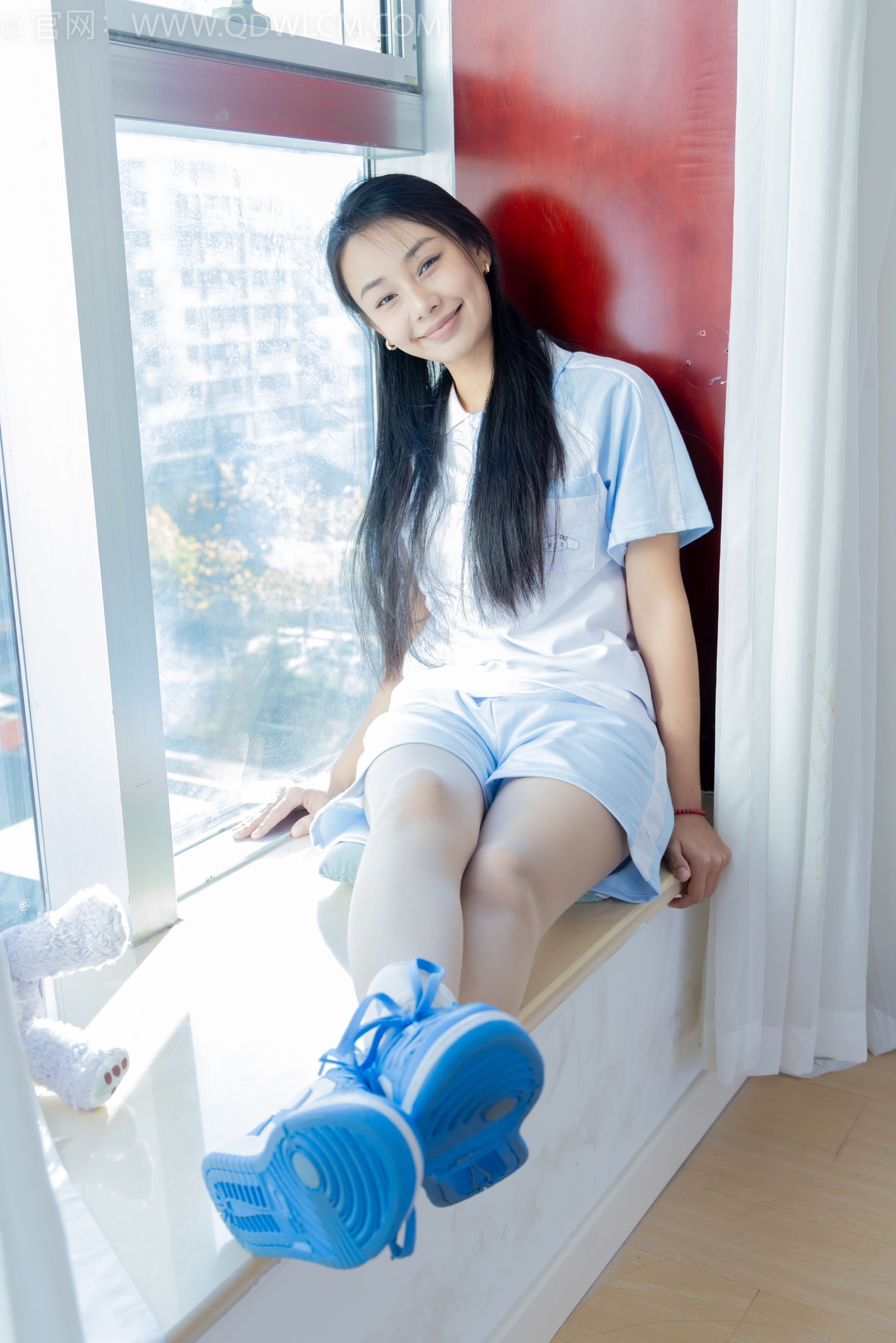 物恋传媒 No.2250 岚岚 -板鞋、白棉袜、薄肉丝、老头乐挠脚剧情/(150P)