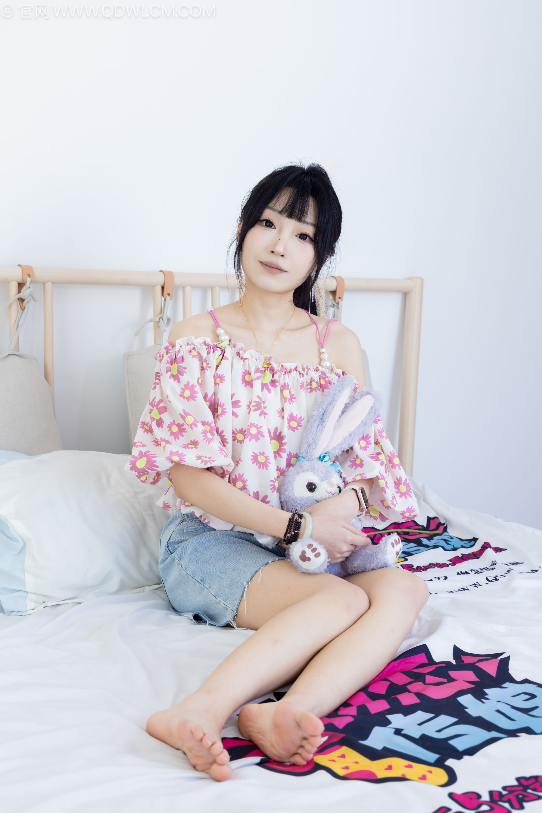 物恋传媒 No.2240 嘟嘟 -三双高跟鞋、薄肉丝、裸足、视频以超近景特写为主/(155P)