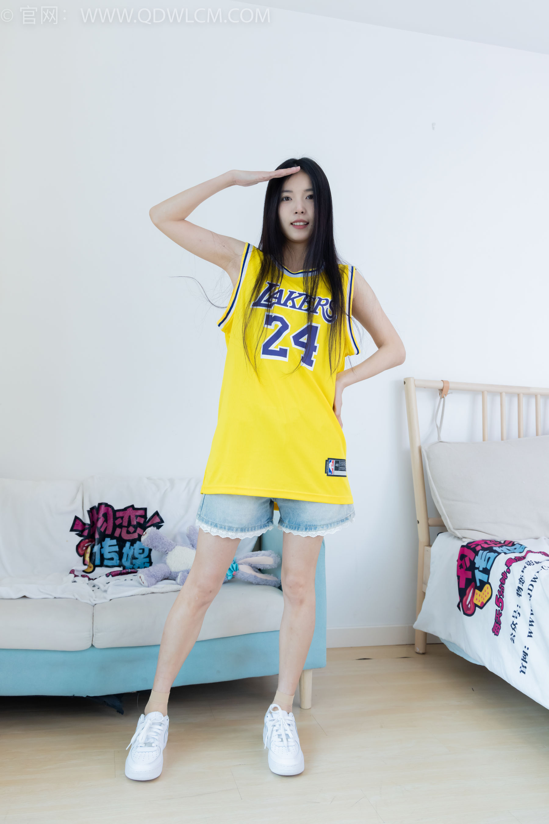 物恋传媒 No.2245 茯苓 -板鞋、短款薄肉丝、裸足/(190P)