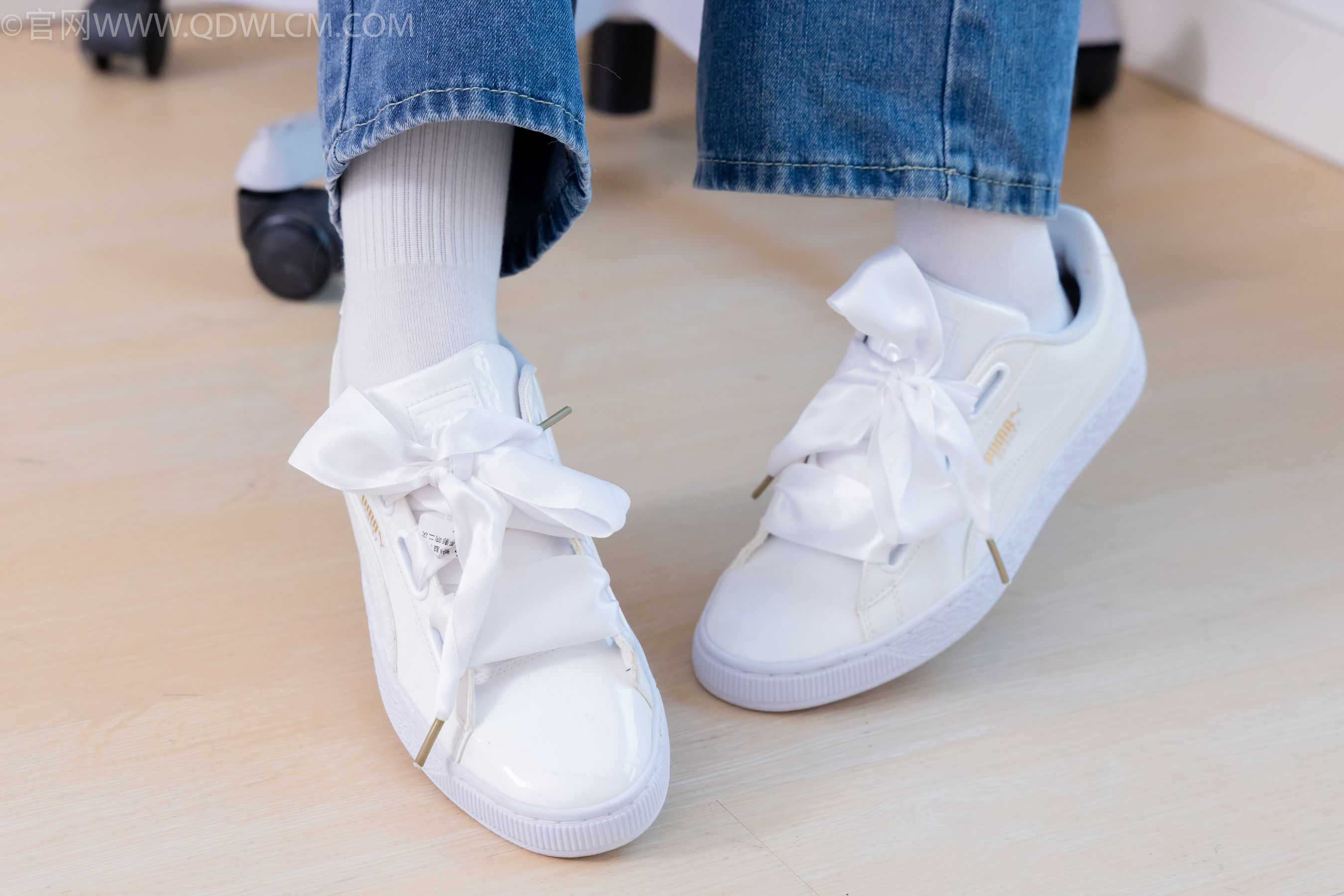 物恋传媒 No.2258 嘟嘟 -板鞋、白棉袜、裸足/(161P)