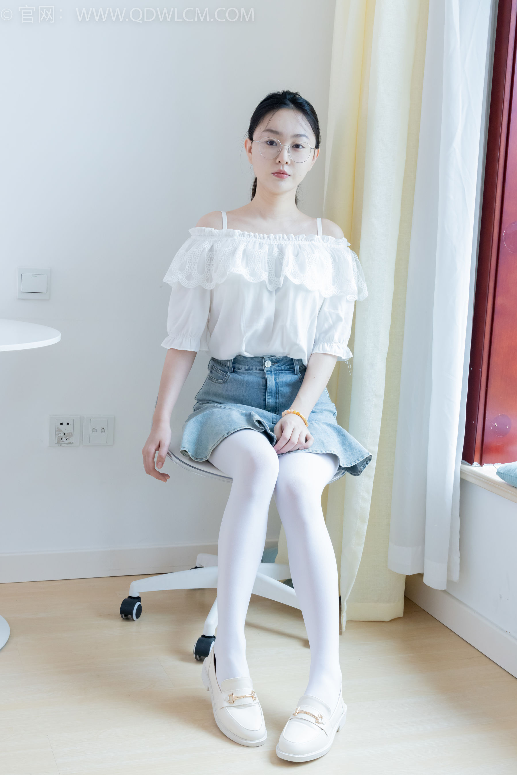 物恋传媒 No.2246 美兔 -皮鞋、厚白丝、皮筋绑脚老头乐挠脚剧情/(150P)