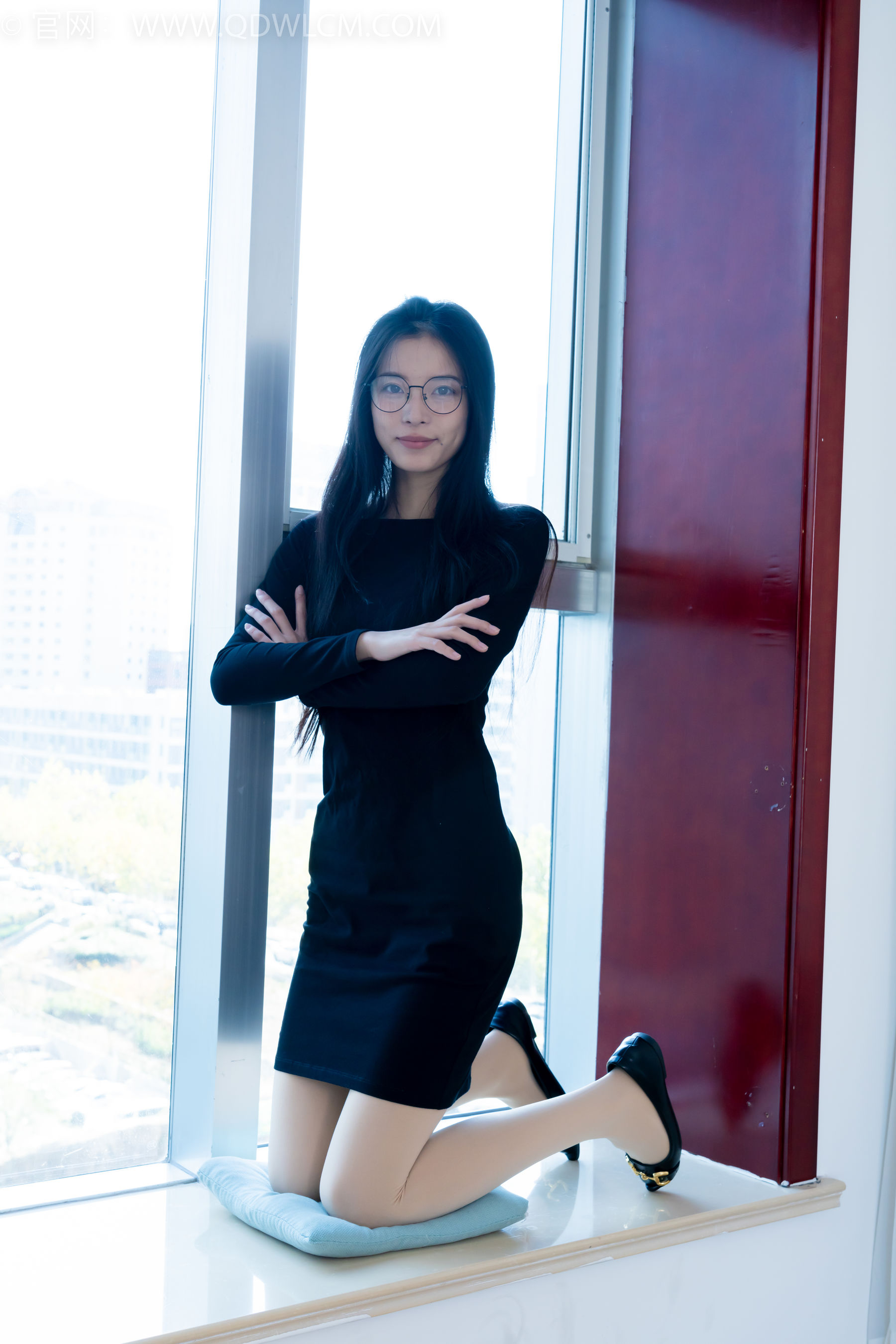 物恋传媒 No.2256 茯苓 -平底鞋、厚肉丝、厚黑丝、皮筋绑脚和挠脚心剧情/(220P)