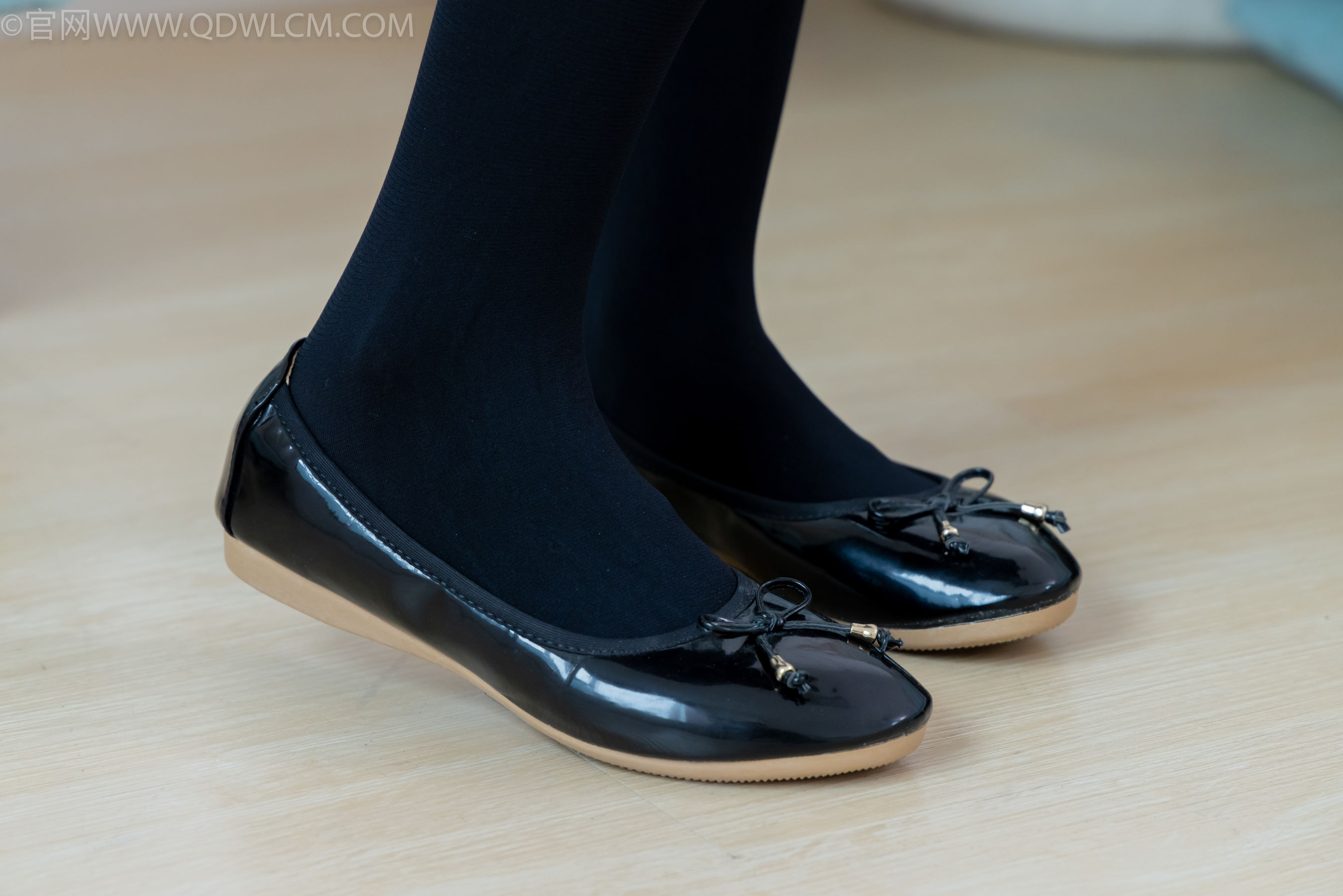 物恋传媒 No.2265 恬恬 -平底鞋、厚黑丝、厚黑丝踩奶油蛋糕剧情/(157P)