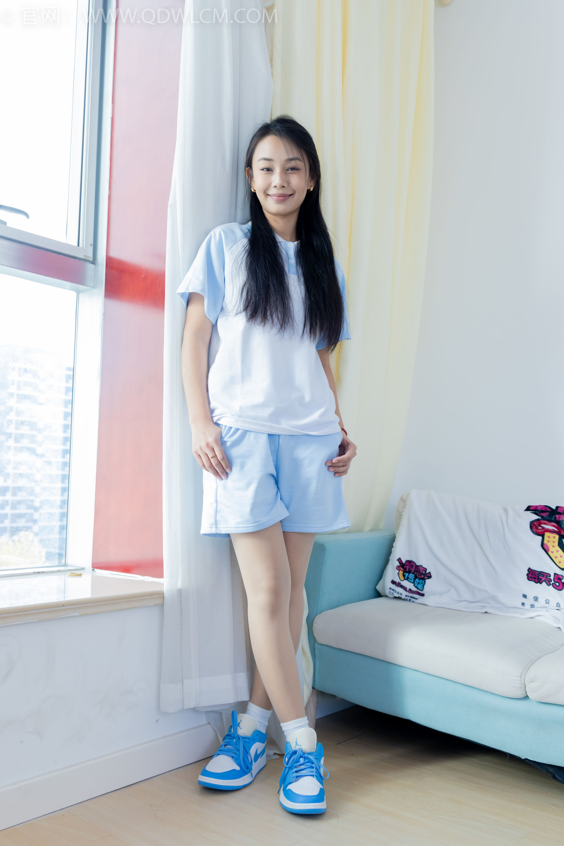 物恋传媒 No.2250 岚岚 -板鞋、白棉袜、薄肉丝、老头乐挠脚剧情/(150P)