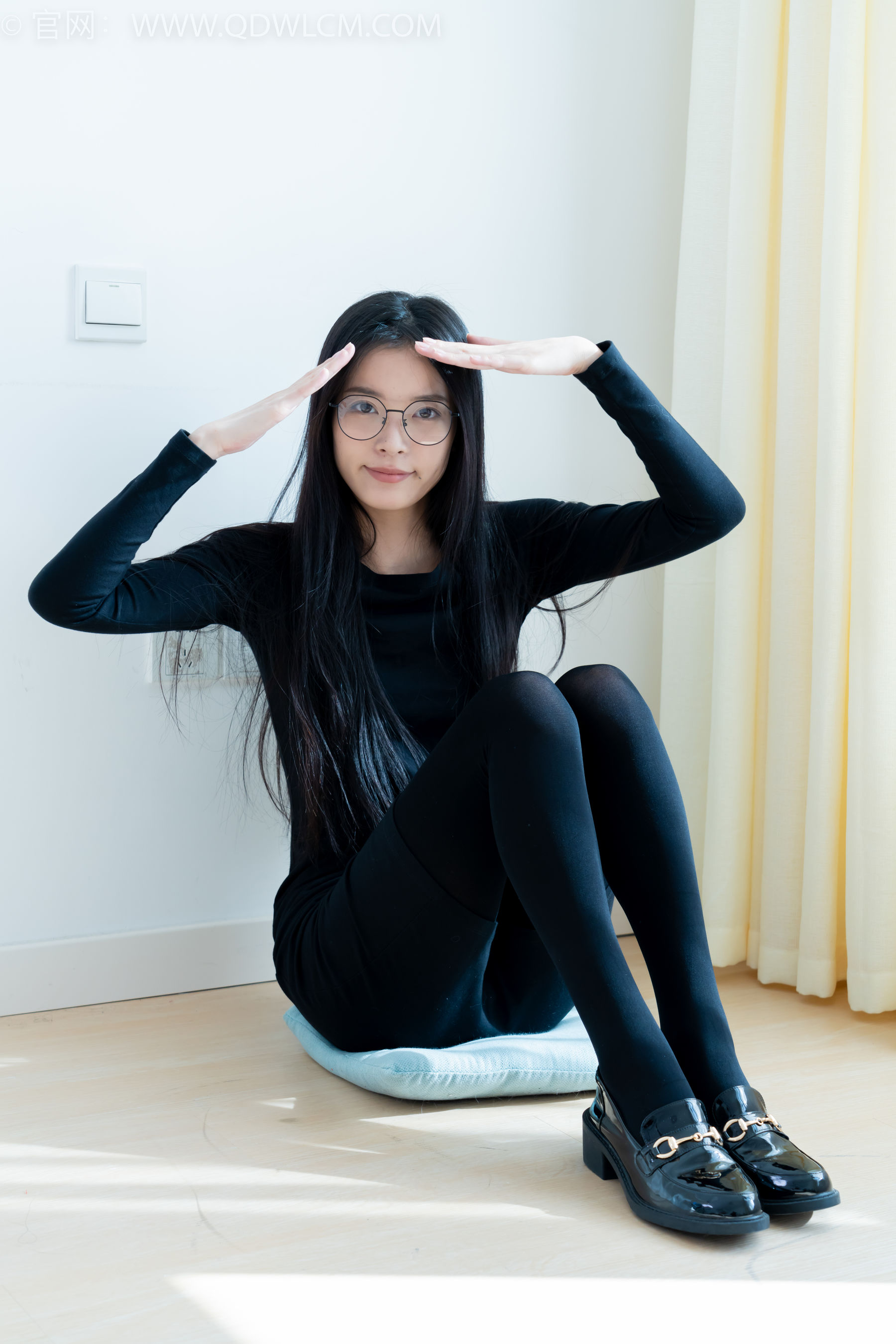 物恋传媒 No.2256 茯苓 -平底鞋、厚肉丝、厚黑丝、皮筋绑脚和挠脚心剧情/(220P)