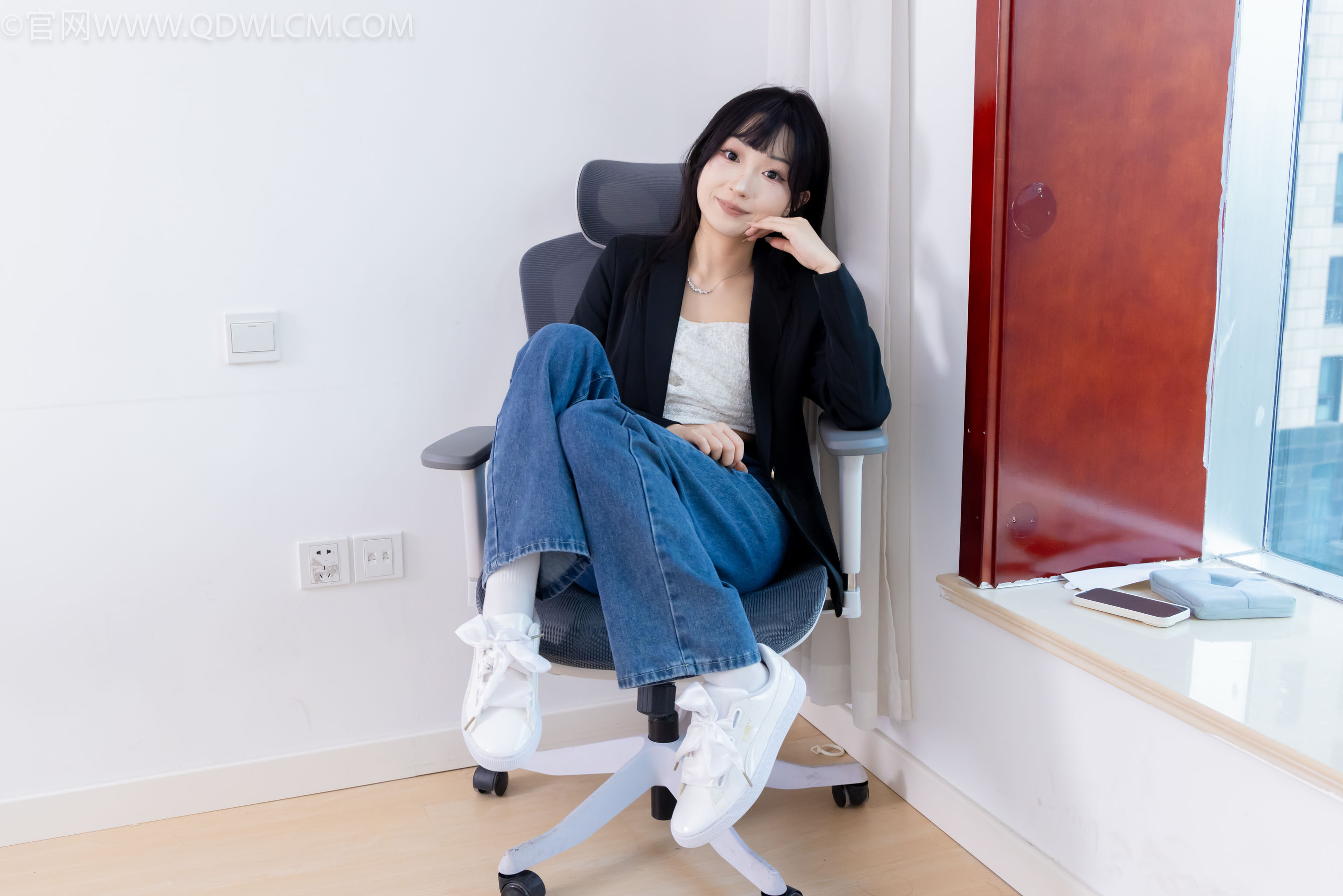 物恋传媒 No.2258 嘟嘟 -板鞋、白棉袜、裸足/(161P)