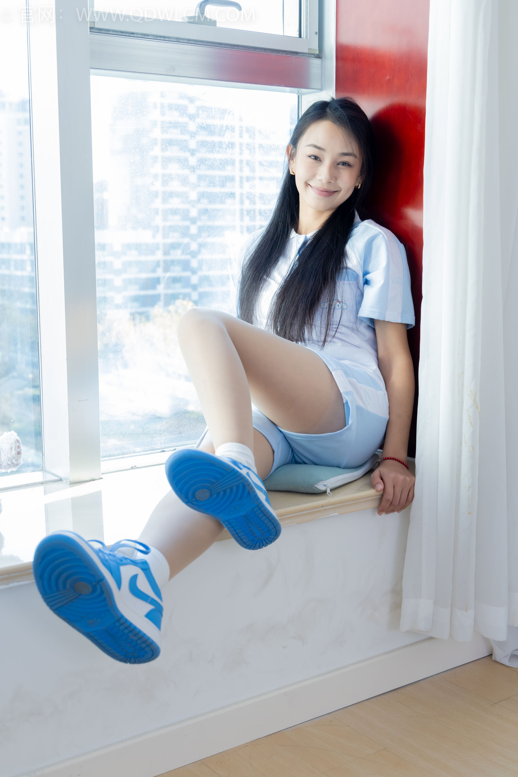 物恋传媒 No.2250 岚岚 -板鞋、白棉袜、薄肉丝、老头乐挠脚剧情/(150P)