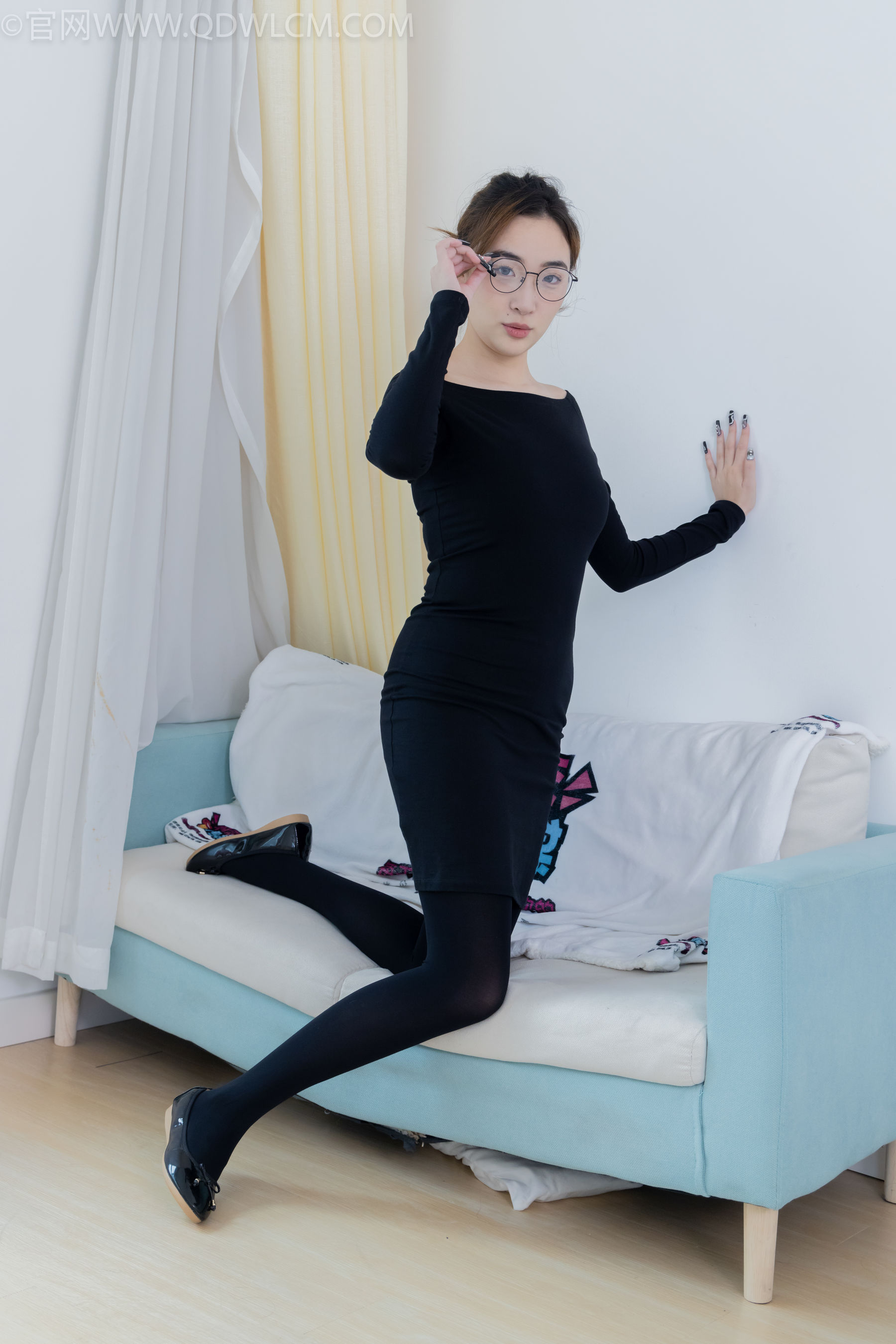 物恋传媒 No.2265 恬恬 -平底鞋、厚黑丝、厚黑丝踩奶油蛋糕剧情/(157P)