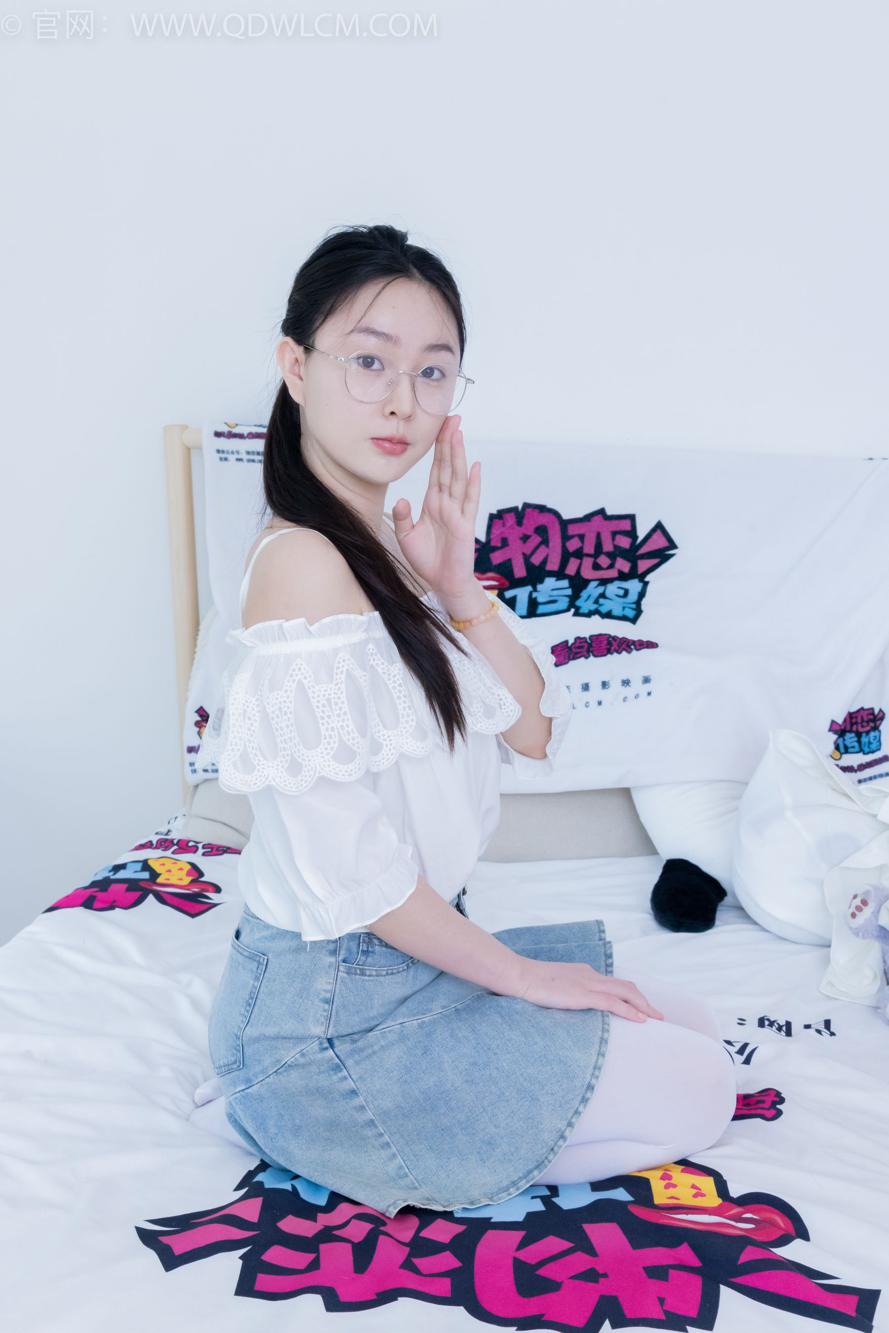 物恋传媒 No.2246 美兔 -皮鞋、厚白丝、皮筋绑脚老头乐挠脚剧情/(150P)