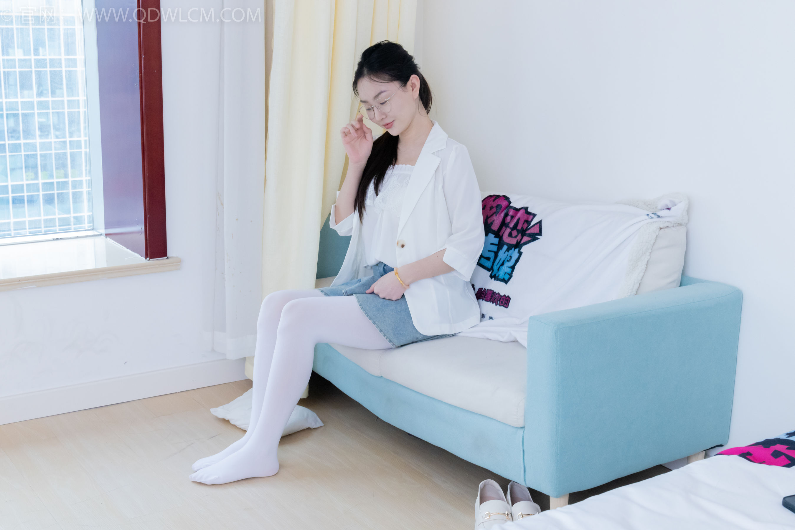 物恋传媒 No.2246 美兔 -皮鞋、厚白丝、皮筋绑脚老头乐挠脚剧情/(150P)