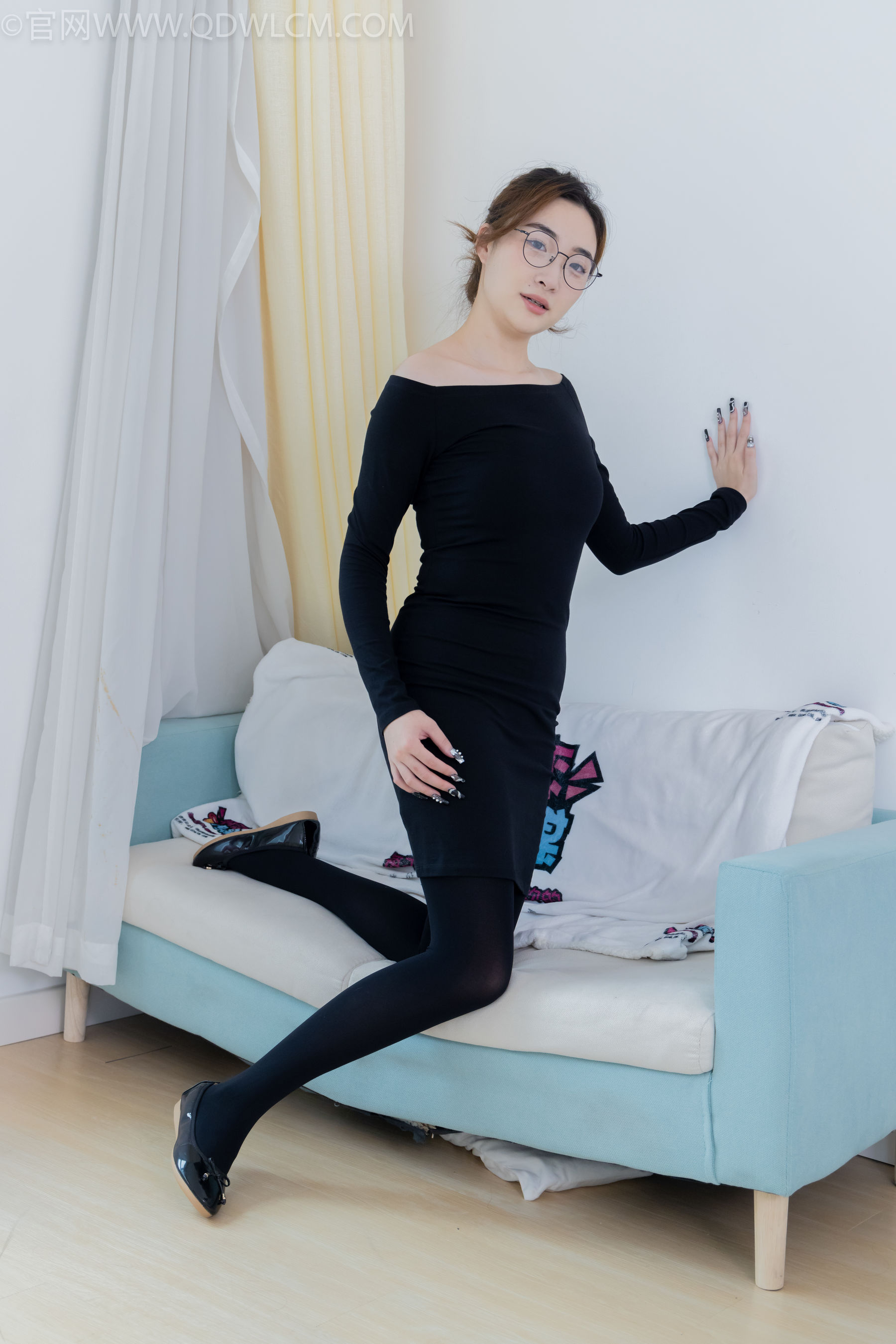 物恋传媒 No.2265 恬恬 -平底鞋、厚黑丝、厚黑丝踩奶油蛋糕剧情/(157P)