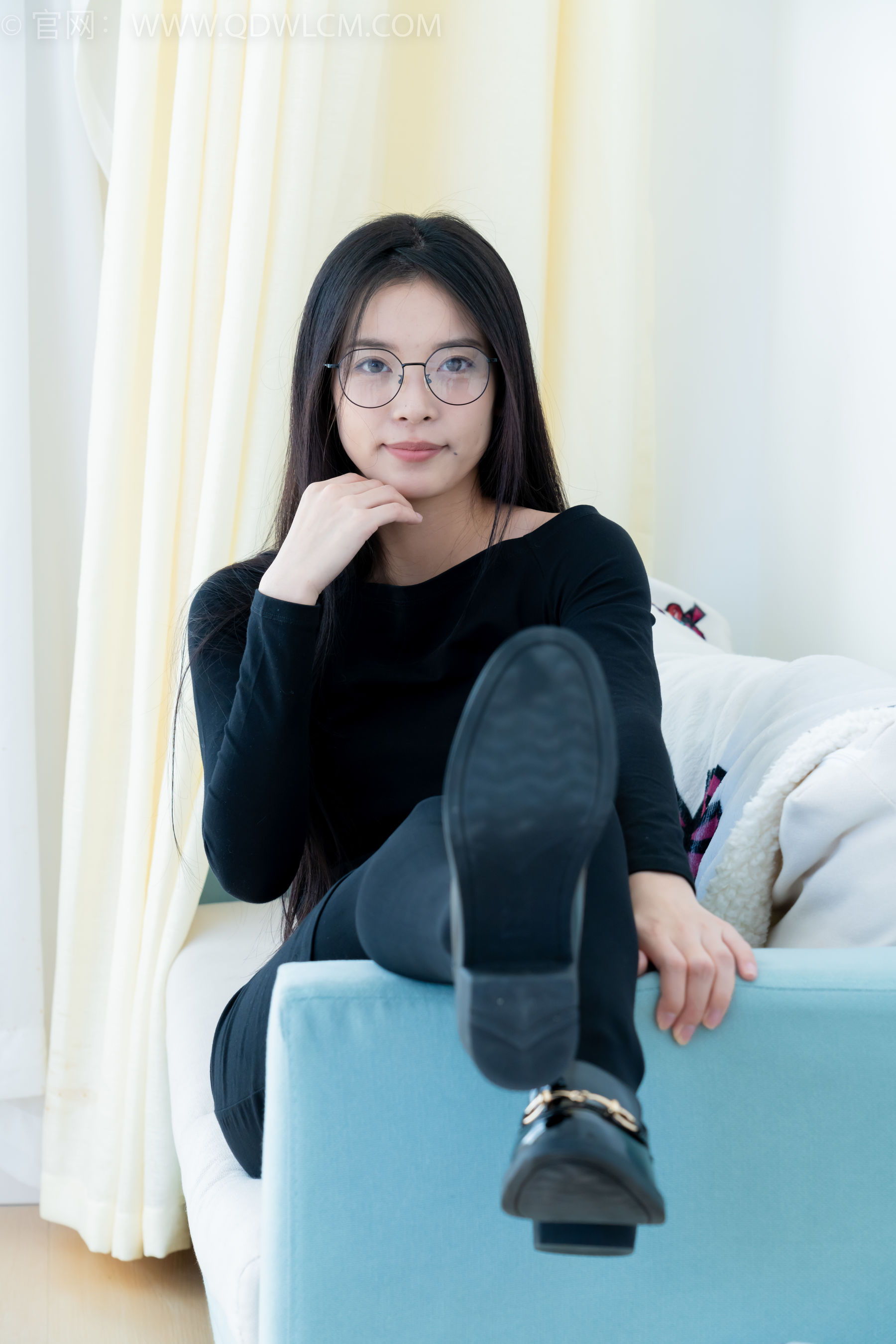 物恋传媒 No.2256 茯苓 -平底鞋、厚肉丝、厚黑丝、皮筋绑脚和挠脚心剧情/(220P)