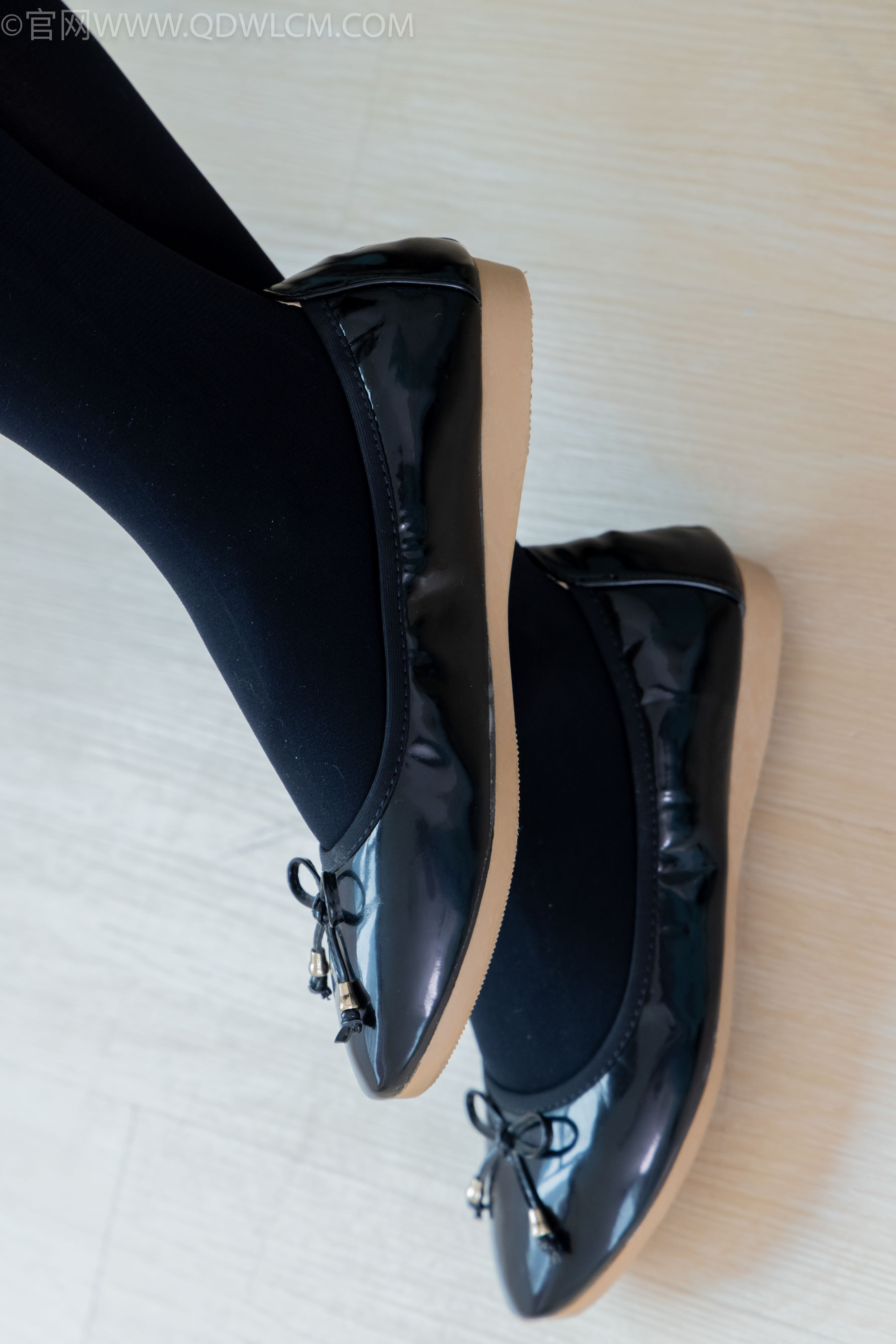 物恋传媒 No.2265 恬恬 -平底鞋、厚黑丝、厚黑丝踩奶油蛋糕剧情/(157P)