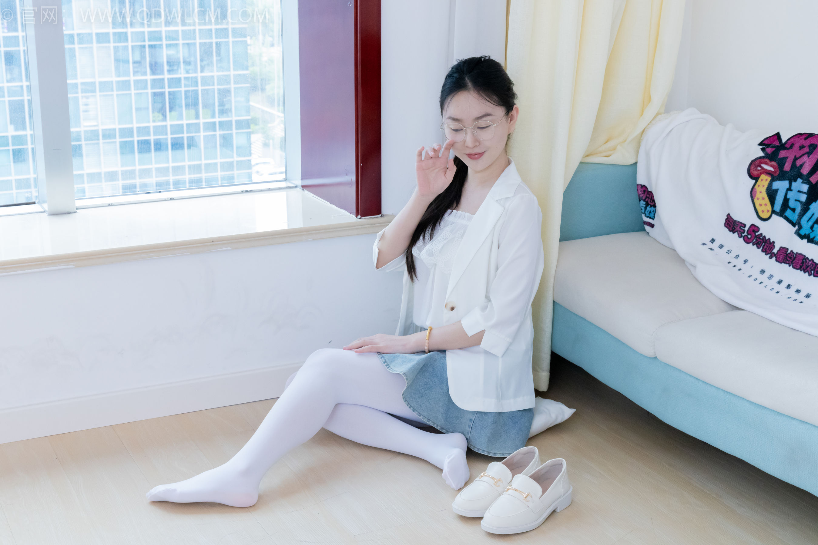 物恋传媒 No.2246 美兔 -皮鞋、厚白丝、皮筋绑脚老头乐挠脚剧情/(150P)