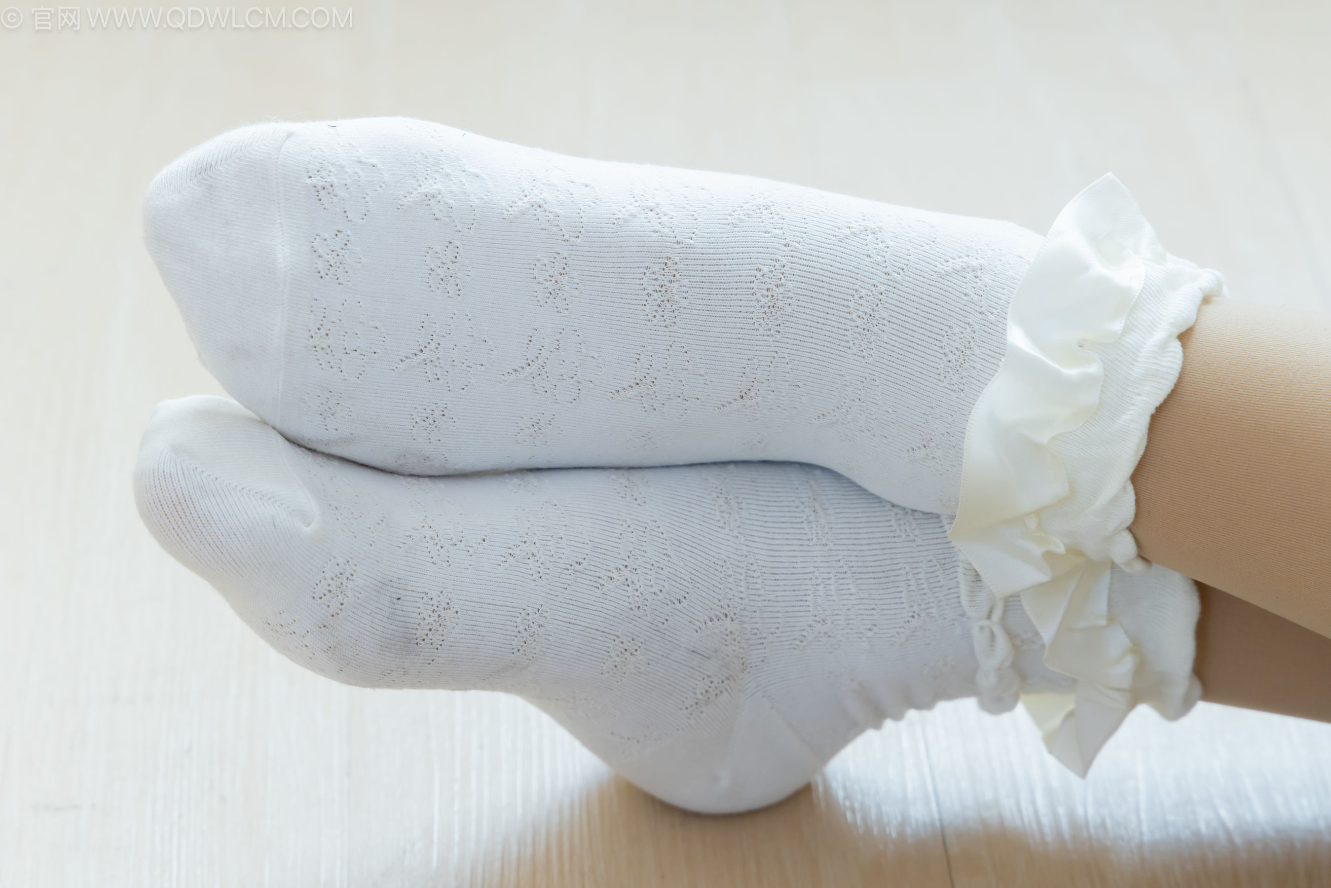 物恋传媒 No.2239 小新 -低跟鞋、白棉袜、厚肉丝、女仆装/(160P)