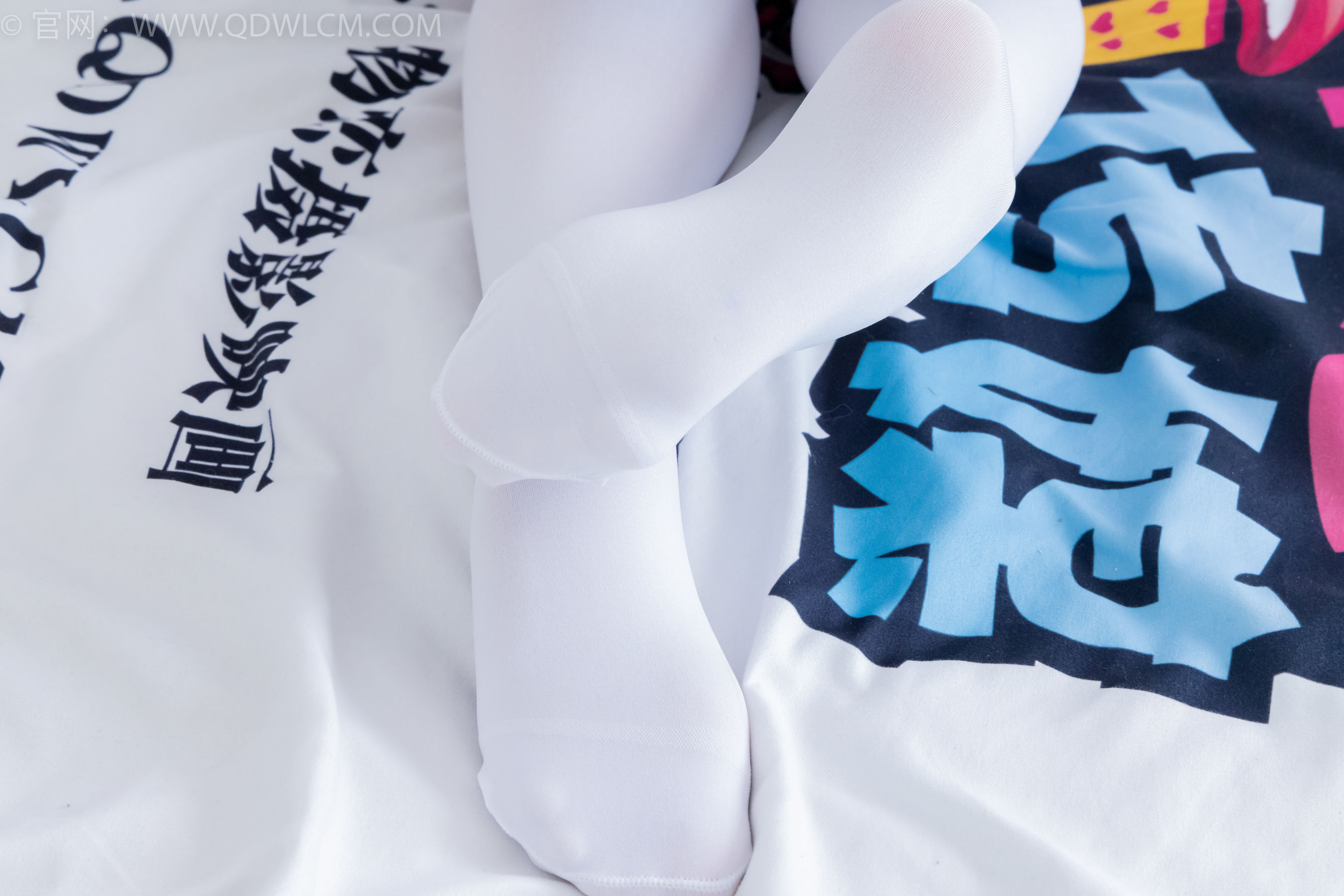 物恋传媒 No.2246 美兔 -皮鞋、厚白丝、皮筋绑脚老头乐挠脚剧情/(150P)