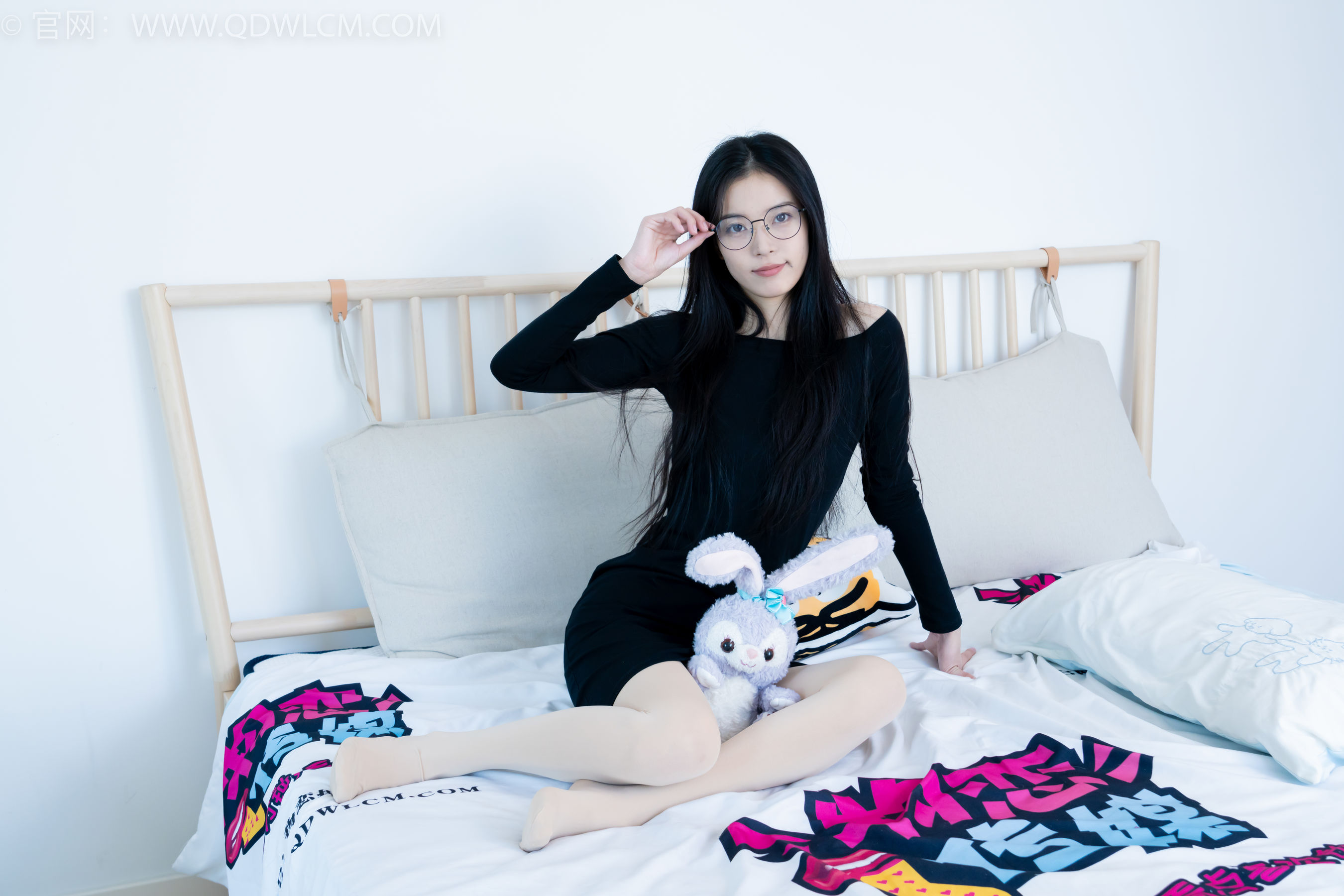 物恋传媒 No.2256 茯苓 -平底鞋、厚肉丝、厚黑丝、皮筋绑脚和挠脚心剧情/(220P)