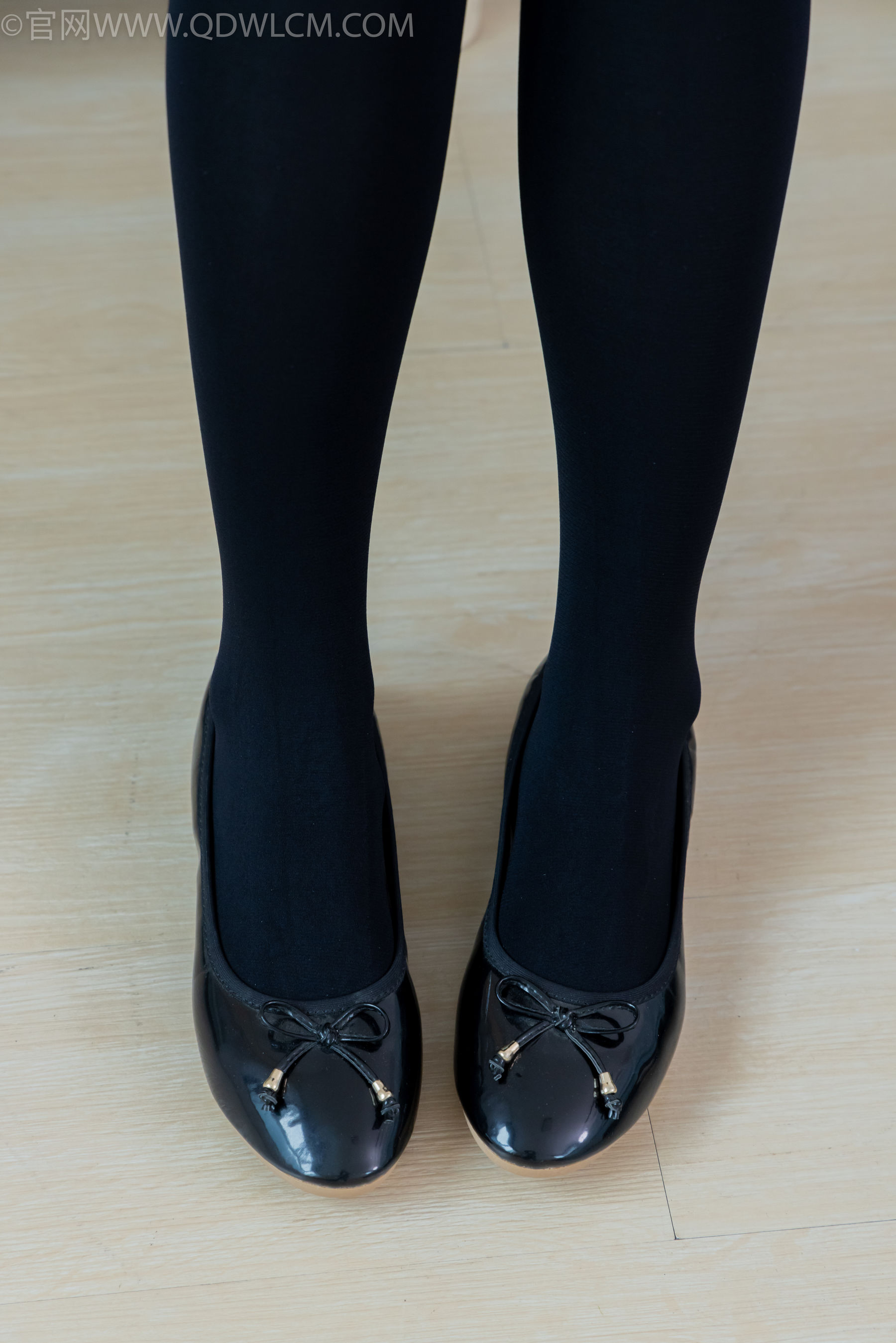 物恋传媒 No.2265 恬恬 -平底鞋、厚黑丝、厚黑丝踩奶油蛋糕剧情/(157P)