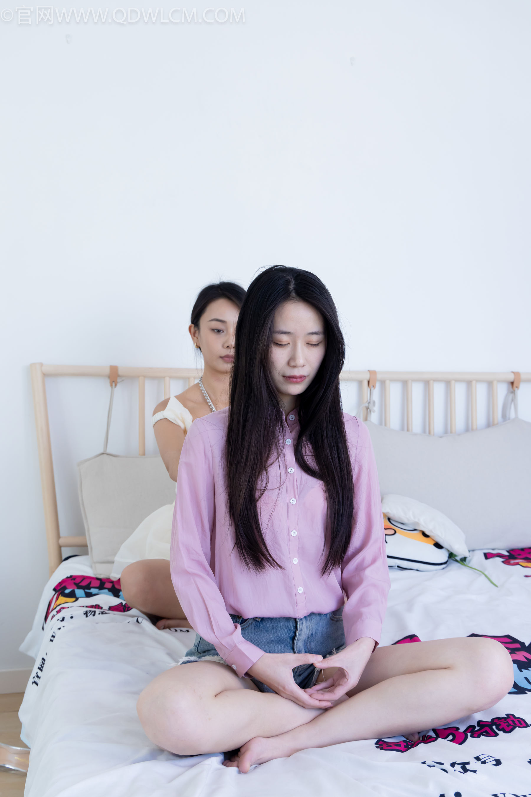 物恋传媒 No.2259 菜菜&岚岚 -平底鞋、高跟鞋、厚黑丝、薄白丝、裸足、运功疗伤剧情/(170P)