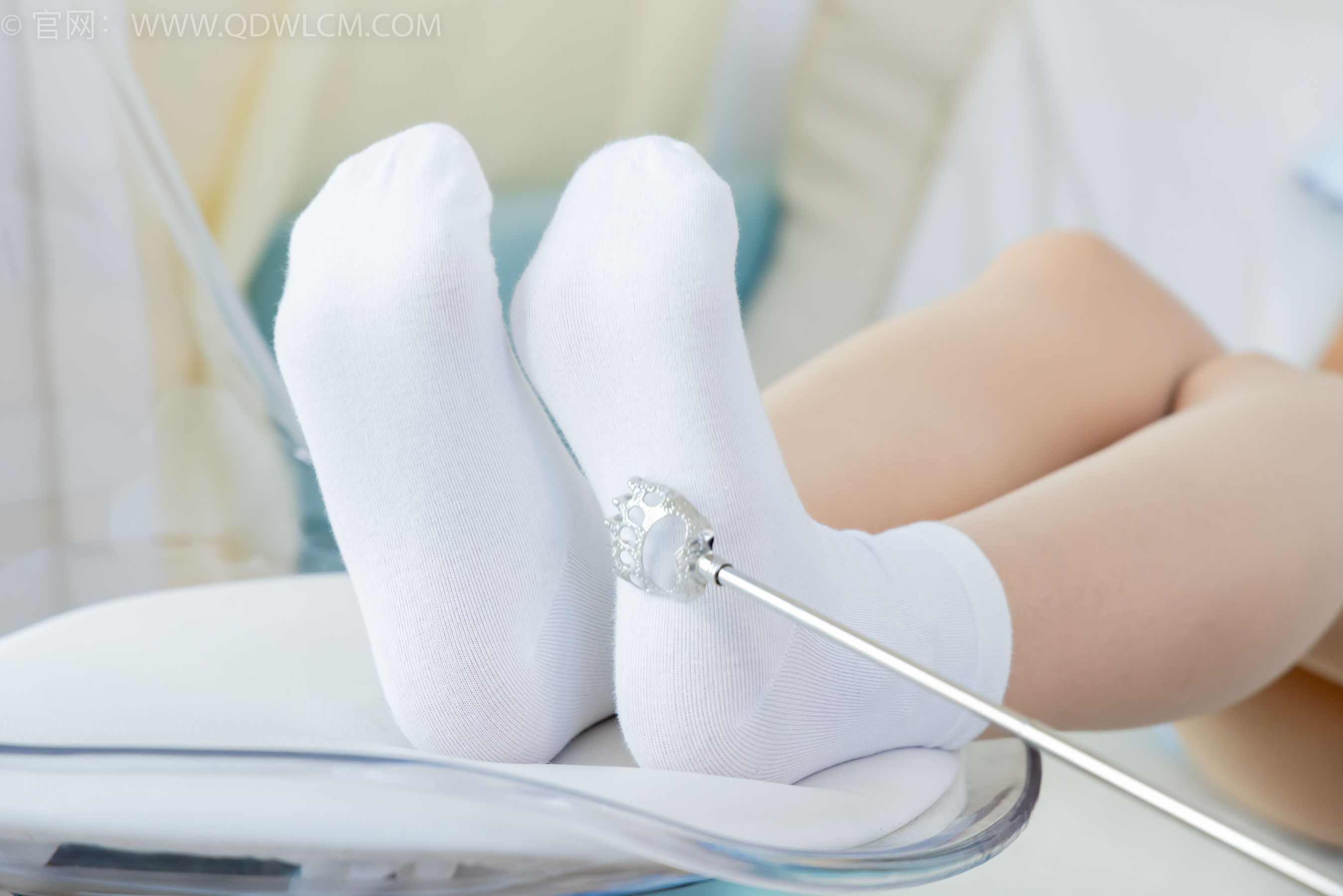 物恋传媒 No.2250 岚岚 -板鞋、白棉袜、薄肉丝、老头乐挠脚剧情/(150P)