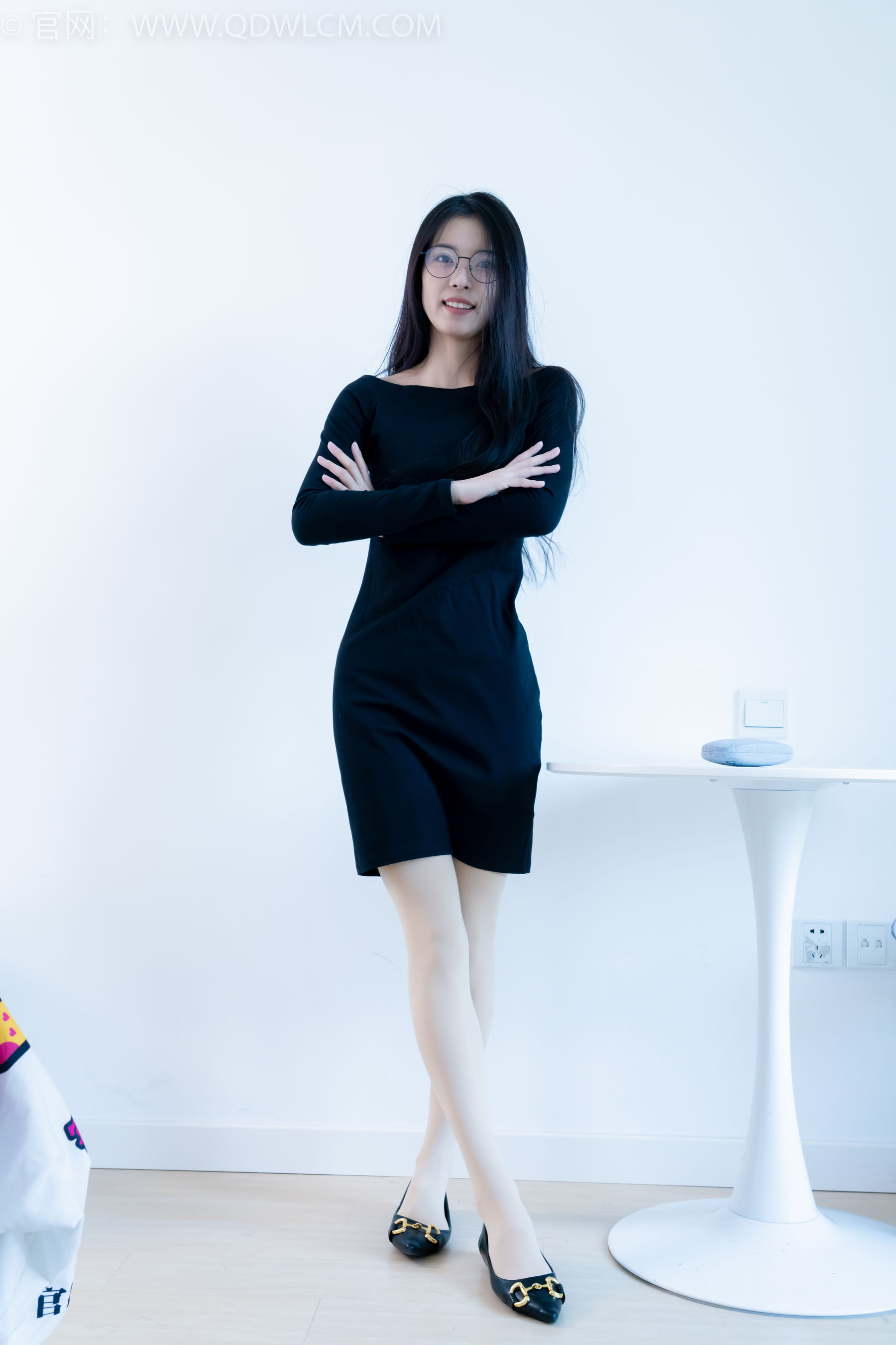 物恋传媒 No.2256 茯苓 -平底鞋、厚肉丝、厚黑丝、皮筋绑脚和挠脚心剧情/(220P)