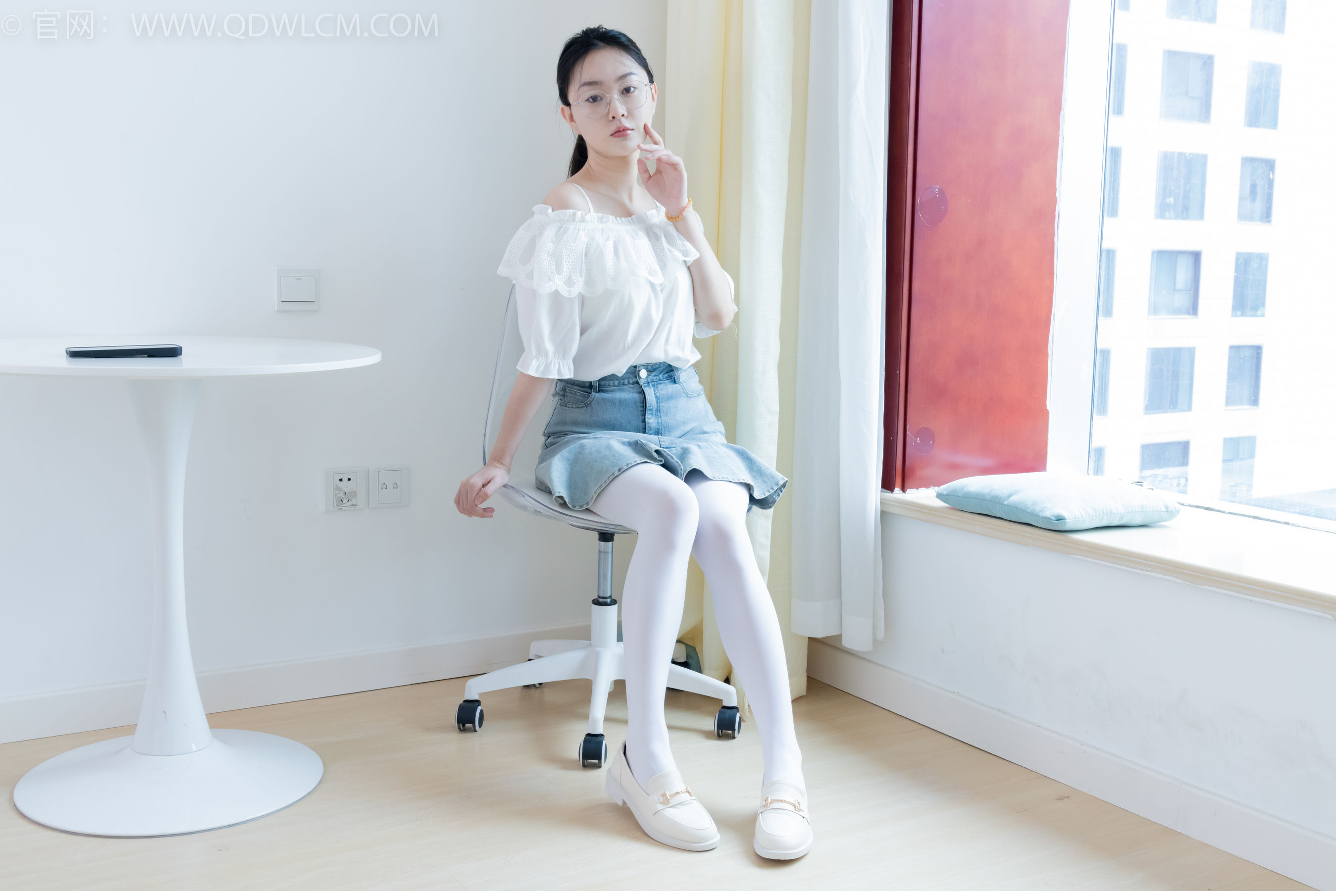 物恋传媒 No.2246 美兔 -皮鞋、厚白丝、皮筋绑脚老头乐挠脚剧情/(150P)