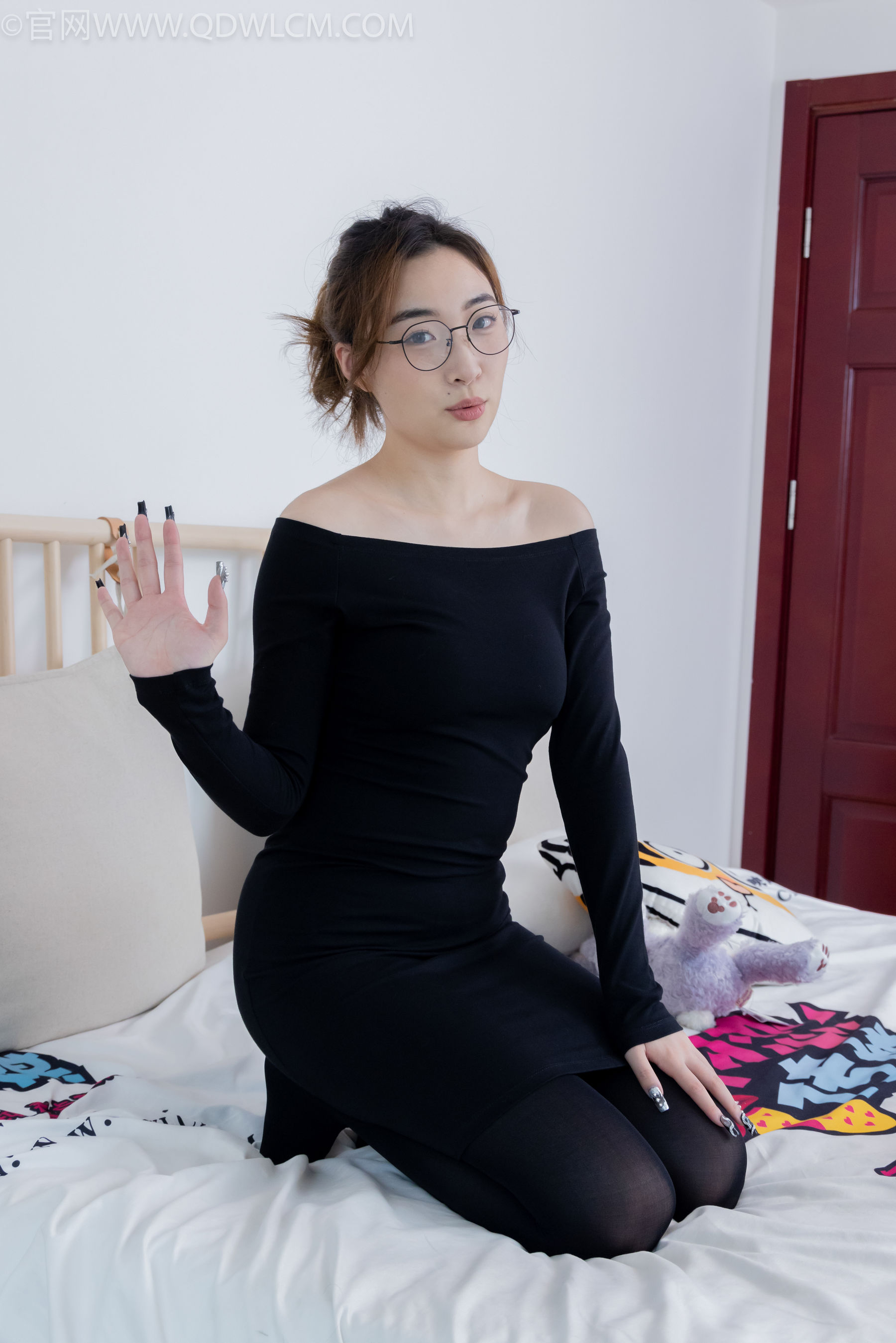 物恋传媒 No.2265 恬恬 -平底鞋、厚黑丝、厚黑丝踩奶油蛋糕剧情/(157P)