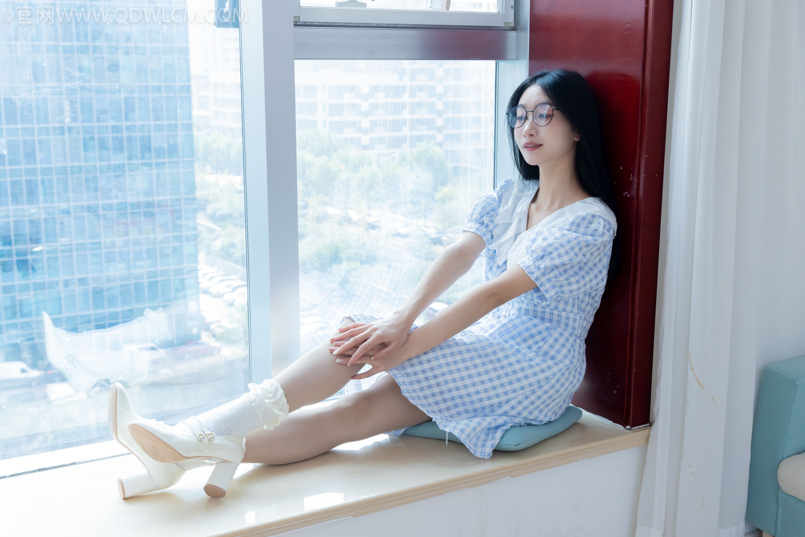 物恋传媒 No.2261 小影 -高跟鞋、白棉袜、薄肉丝/(167P)