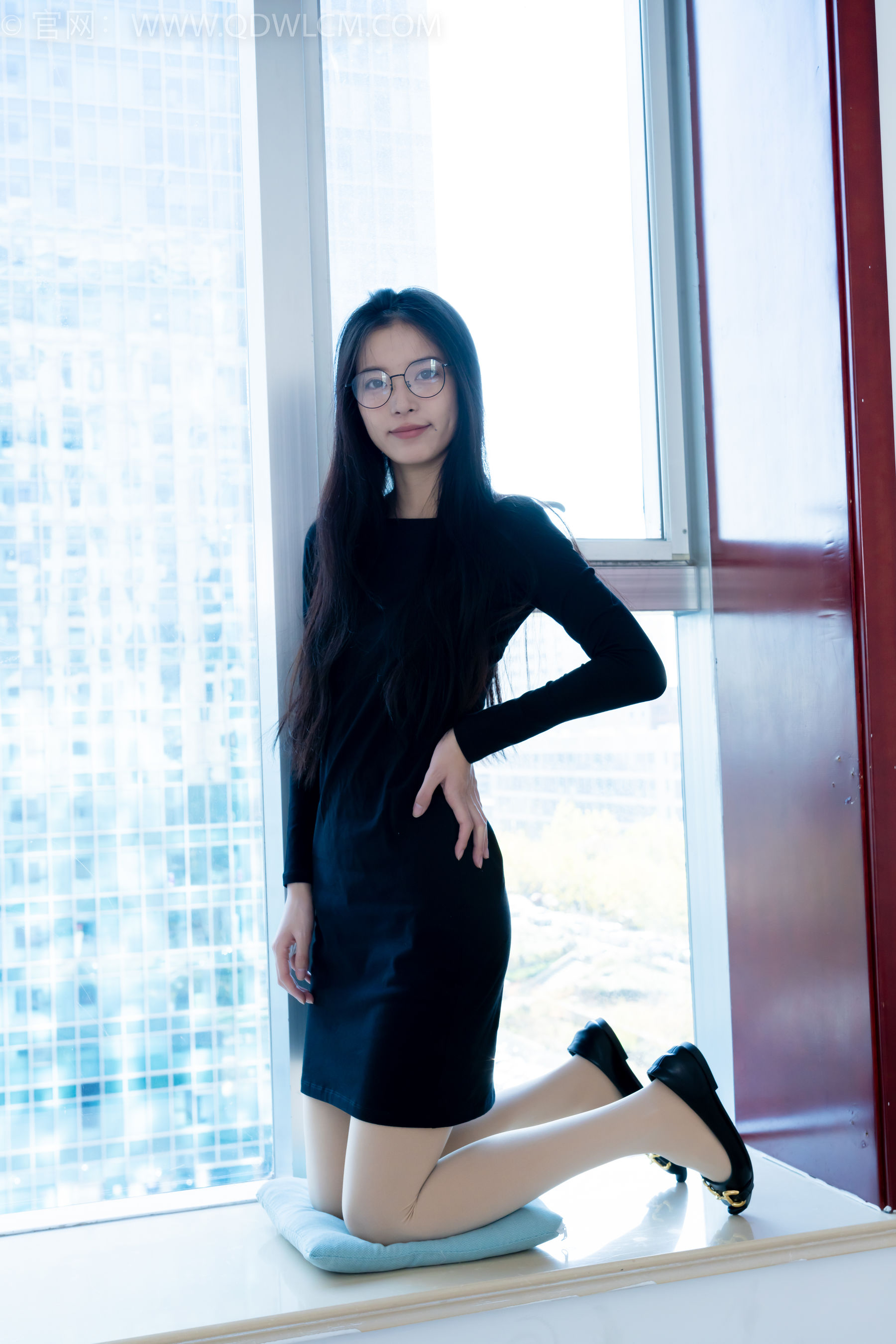 物恋传媒 No.2256 茯苓 -平底鞋、厚肉丝、厚黑丝、皮筋绑脚和挠脚心剧情/(220P)