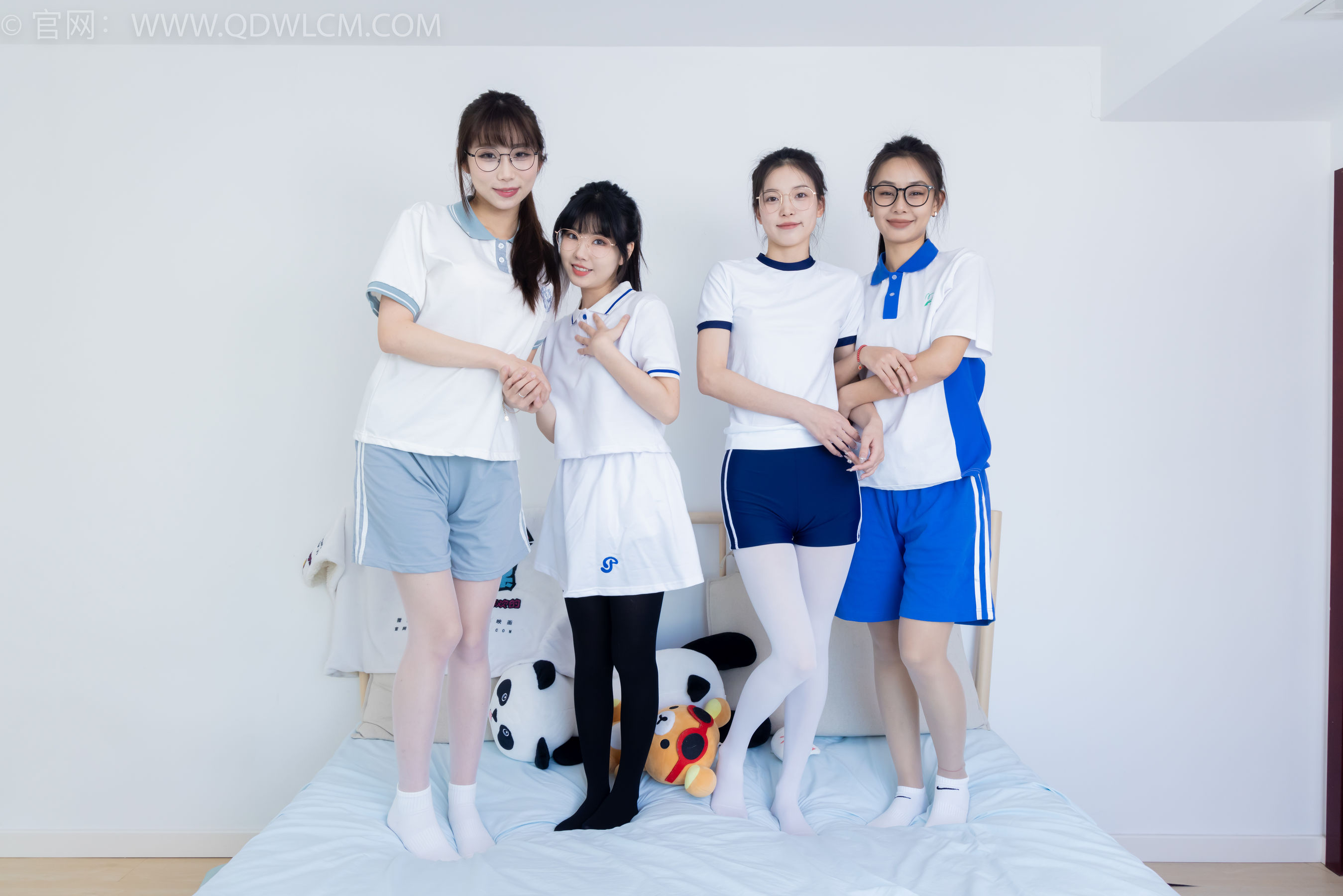 物恋传媒 No.2243 茯苓&岚岚&泡泡&米米 -新春快乐/(190P)