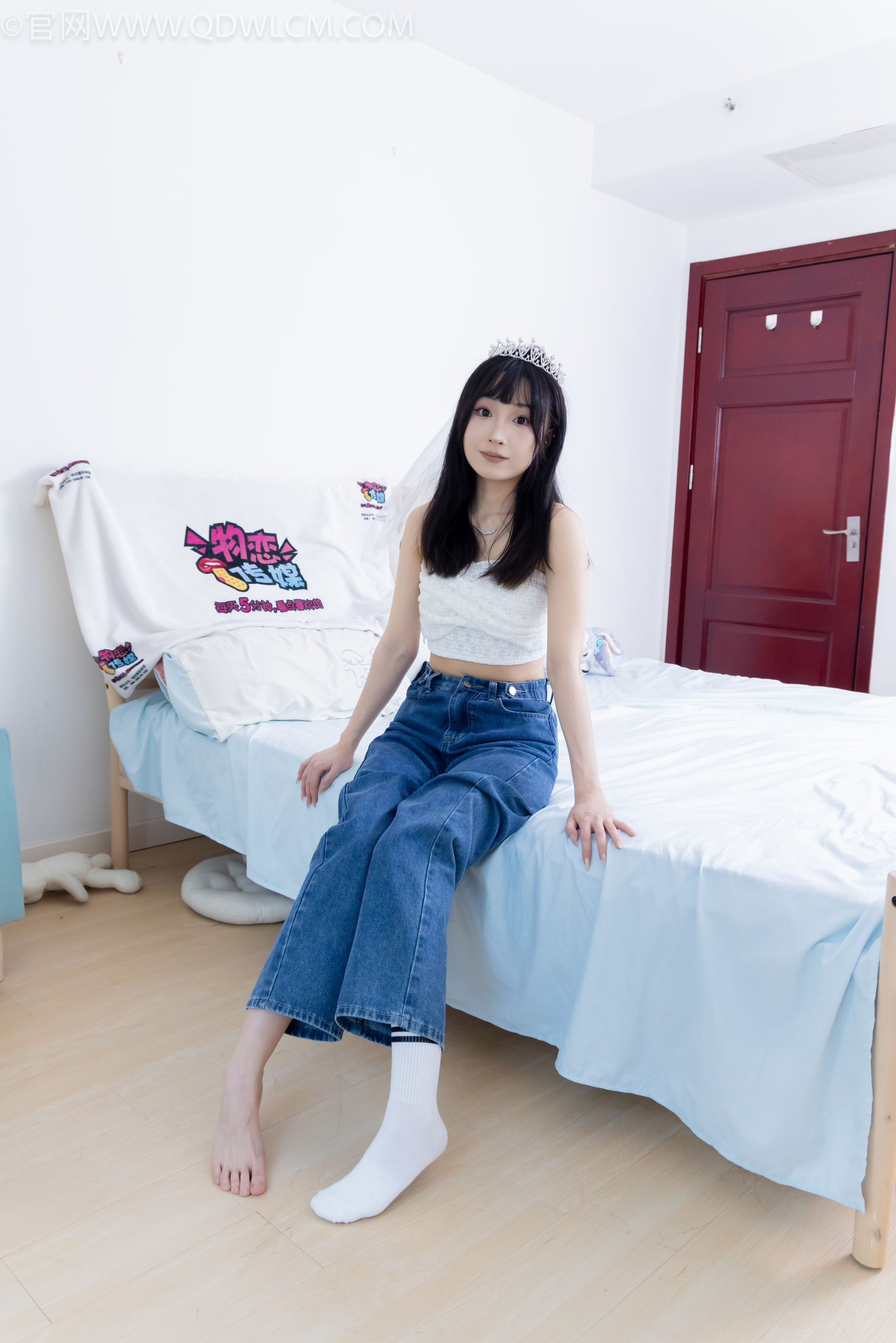 物恋传媒 No.2258 嘟嘟 -板鞋、白棉袜、裸足/(161P)