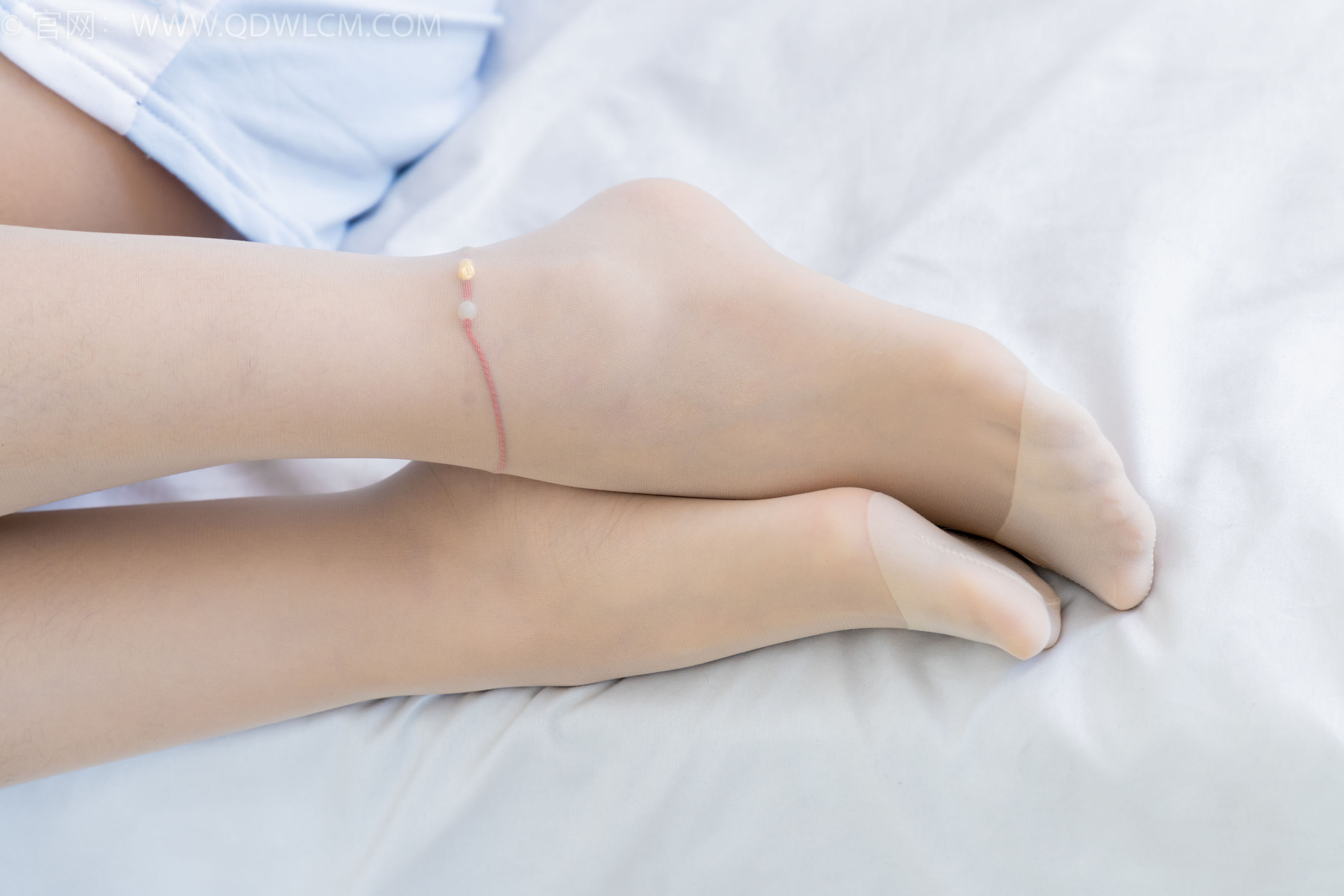 物恋传媒 No.2250 岚岚 -板鞋、白棉袜、薄肉丝、老头乐挠脚剧情/(150P)