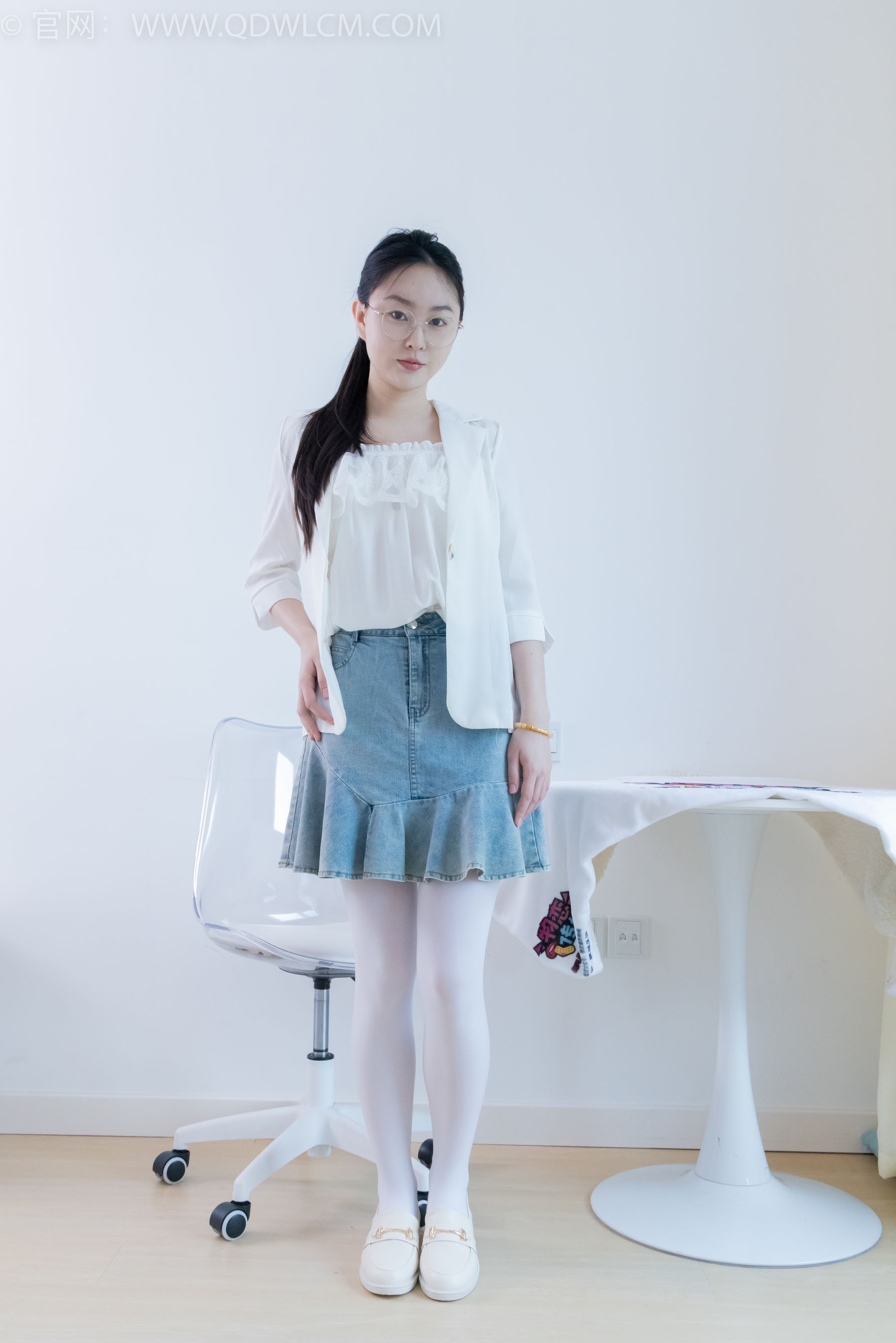 物恋传媒 No.2246 美兔 -皮鞋、厚白丝、皮筋绑脚老头乐挠脚剧情/(150P)